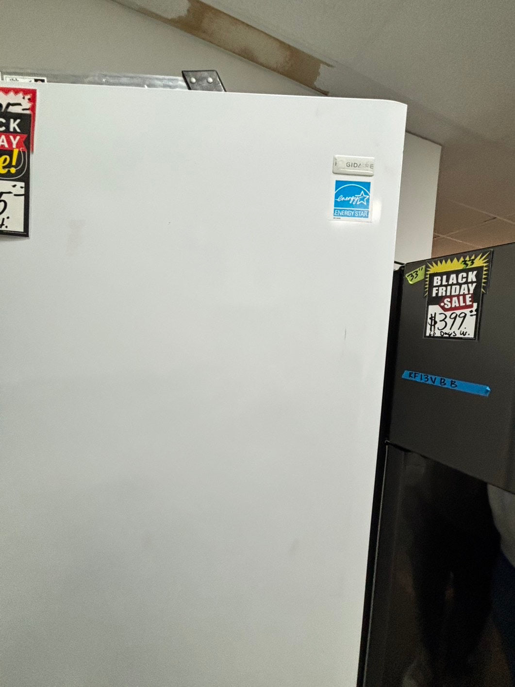 📢🔥black Friday sale 🔥🦃-Frigidaire 20 cu.ft up-right freezer white 34" #RF911L used-Refurbished
