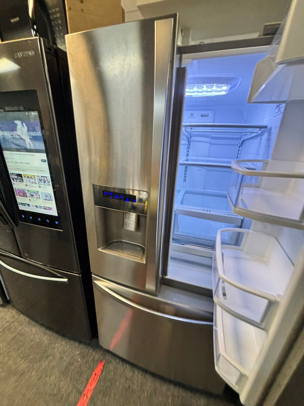 *Used Refurbished 33” Kenmore 26 cu.ft rench doors refrigerator stainless steel w/ice & water dispenser inside  item number #RF559LL