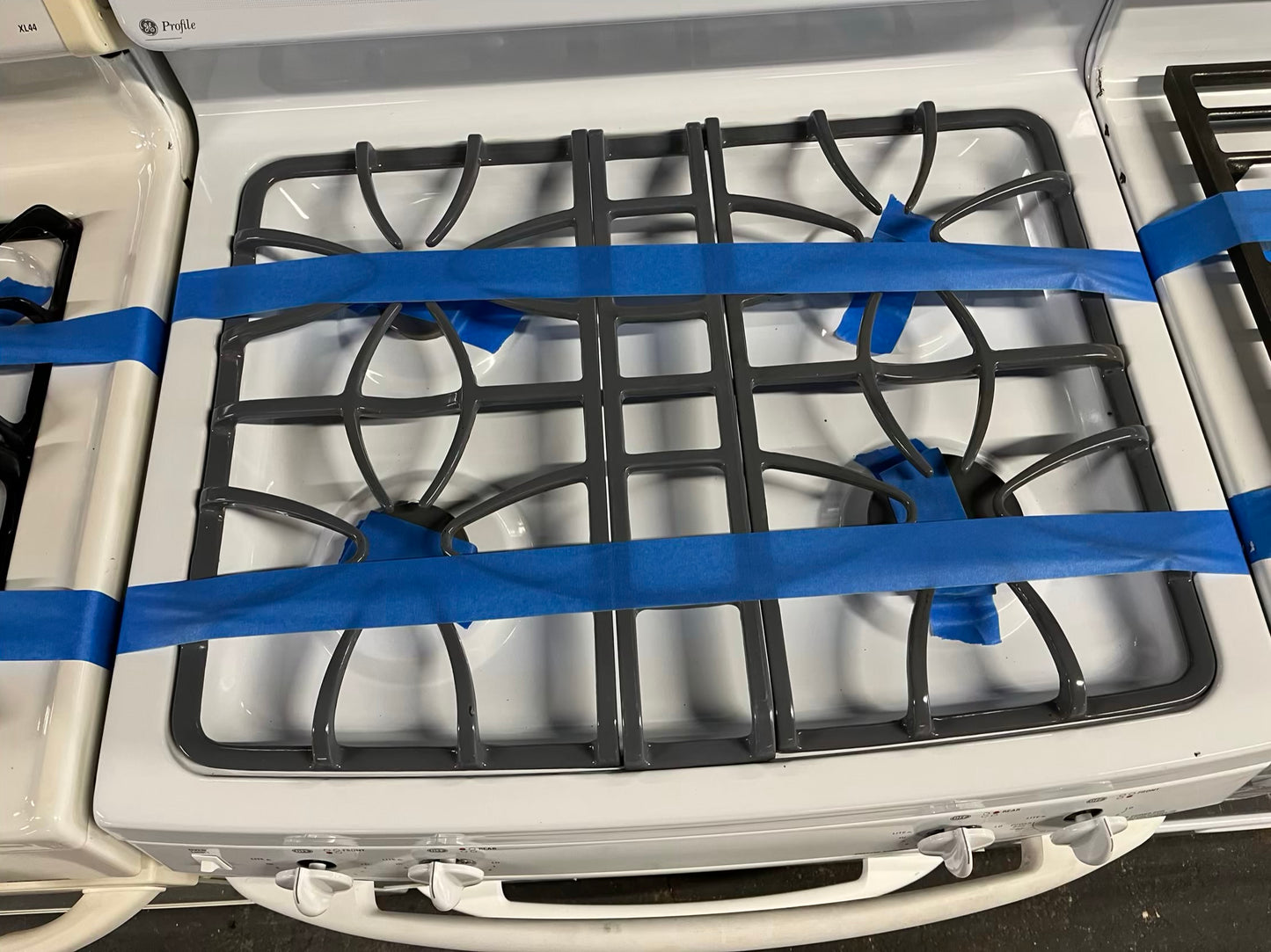 GE Profile gas range 4 burner bake broil hi/lo self clean in white lI 30" Refurbished #ER281WB