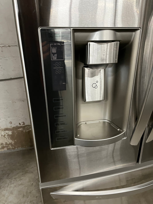 🎄Holiday Sale 🎁LG French door Refrigerator stainless steel w/ ice water dispenser 33" #RF39244B