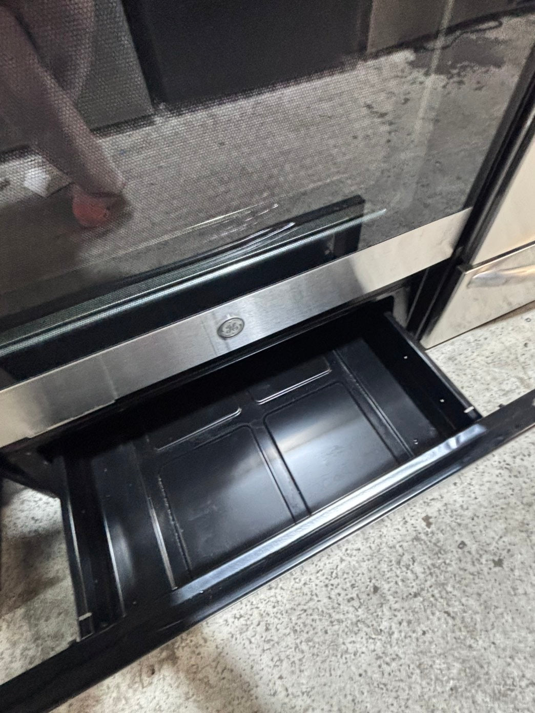 >*GE electric 220v glass top range 4 burner  bake Broil roast self clean stainless steel 30" Refurbished #EGNY33B