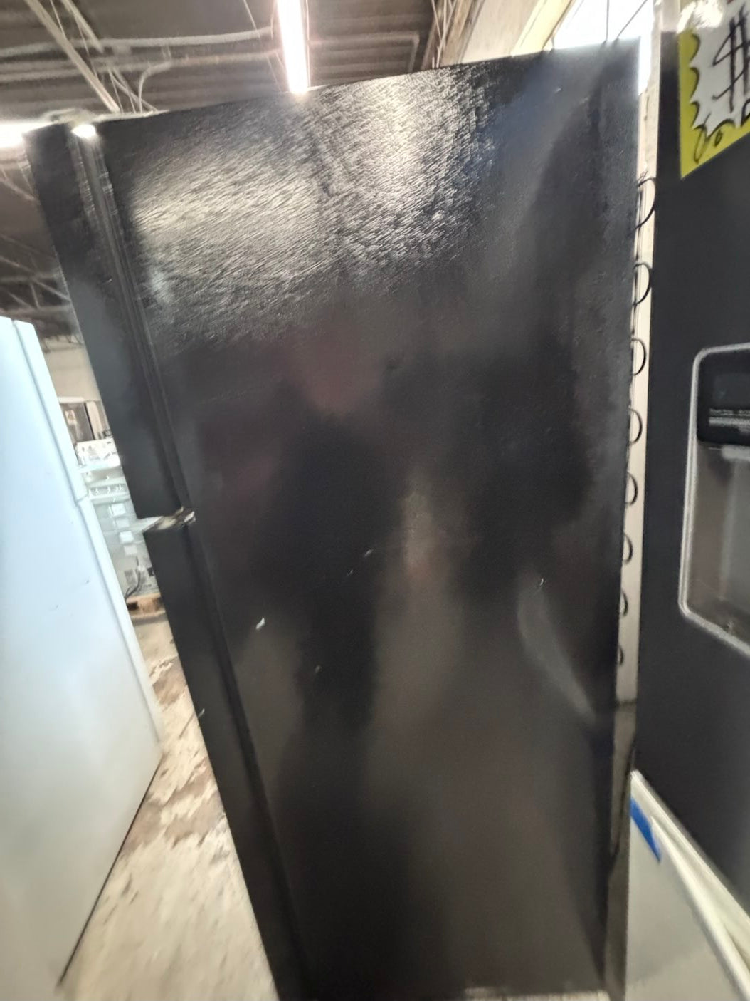 }28”w x 68 1/2h. Whirlpool  top freezer fridge with ice 🧊 maker inside ,black  working 💯  used-refurbished #FT67SRB