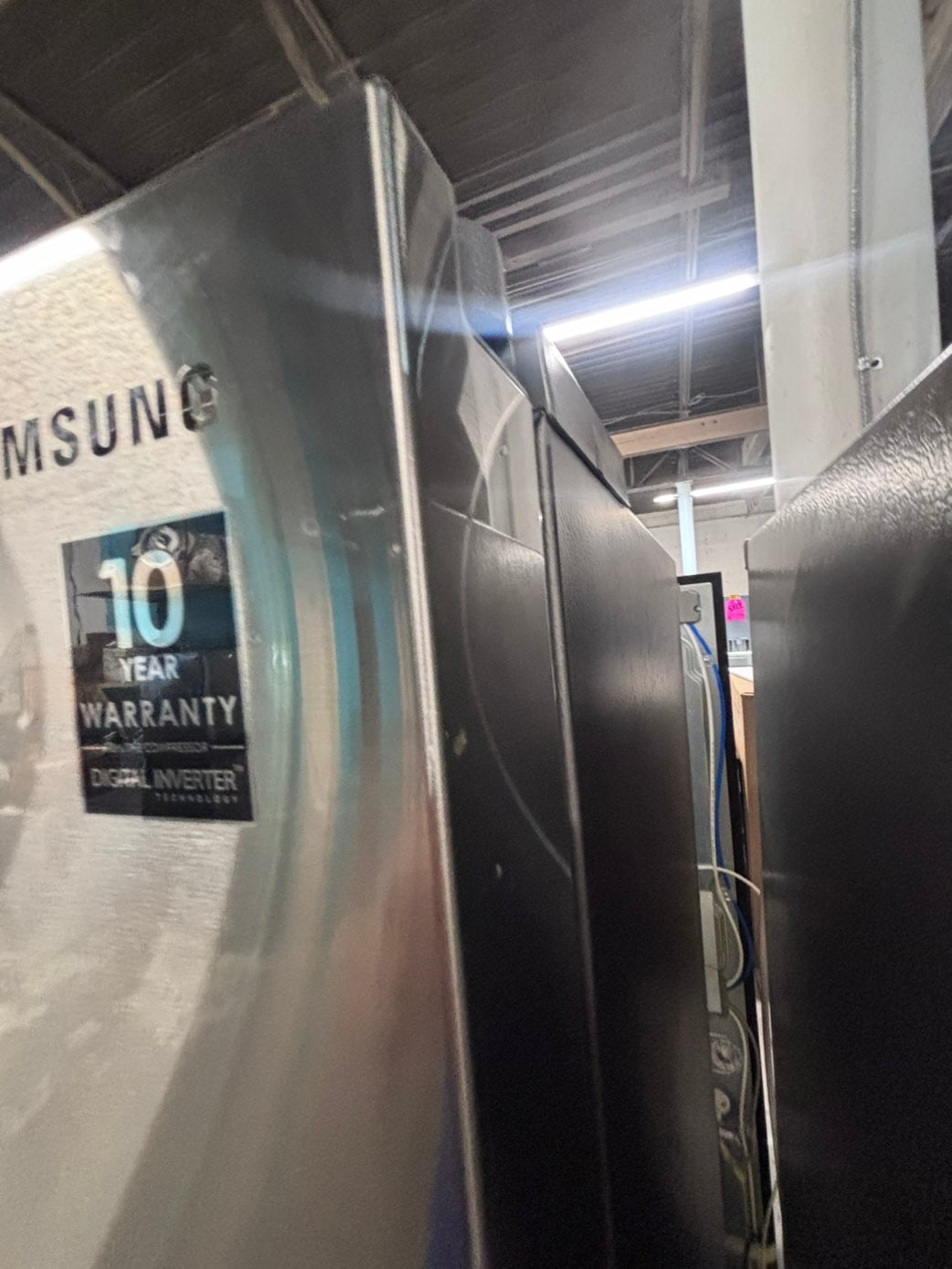 >*36”samsung counter depth French doors  fridge  stainless steel (ice maker  doesn’t work) only water 💦 dispenser works !doesn’t affect on the others functions. 36” #SA24WWB