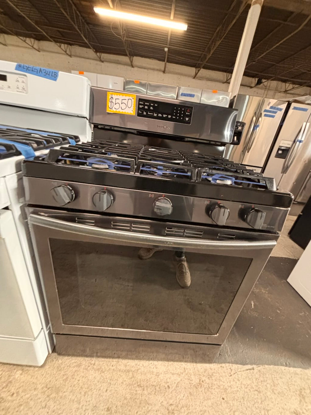 } } black silver , samsung Gas range 5 burner convection oven bake ,broil Hi/Lo self clean in black stainless steel used-Refurbished 30” #BSGS60FB