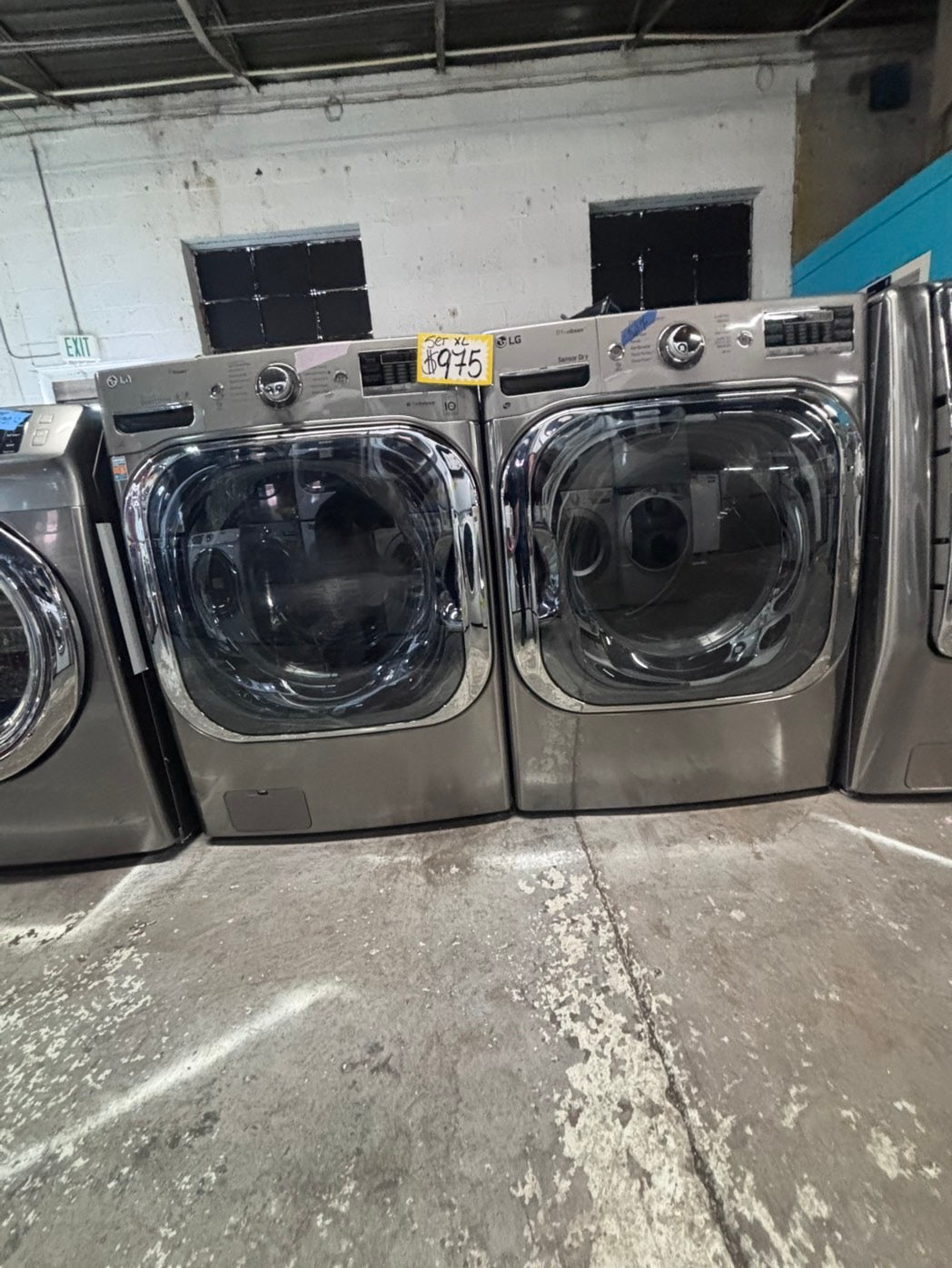 >*used great condition 29”refurbished LG steam washer & dryer set electric front load jumbo size stackable or side by side stainless steel drum 29" #WEX5S9B