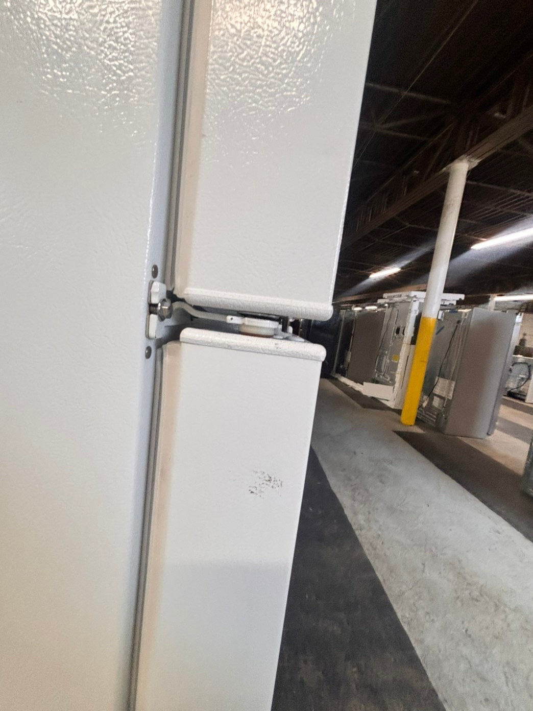 >28”Ge top freezer fridge white used-refurbished #ZRFL81B