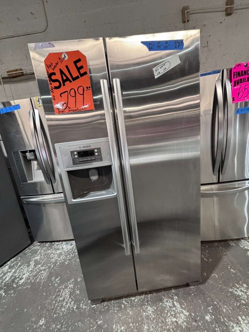 >*36”Bosch counter depth side by side doors  fridge stainless steel color  (ice maker  doesn’t work) only water 💦 dispenser works !doesn’t affect on the others functions. 36” #BS41VWB