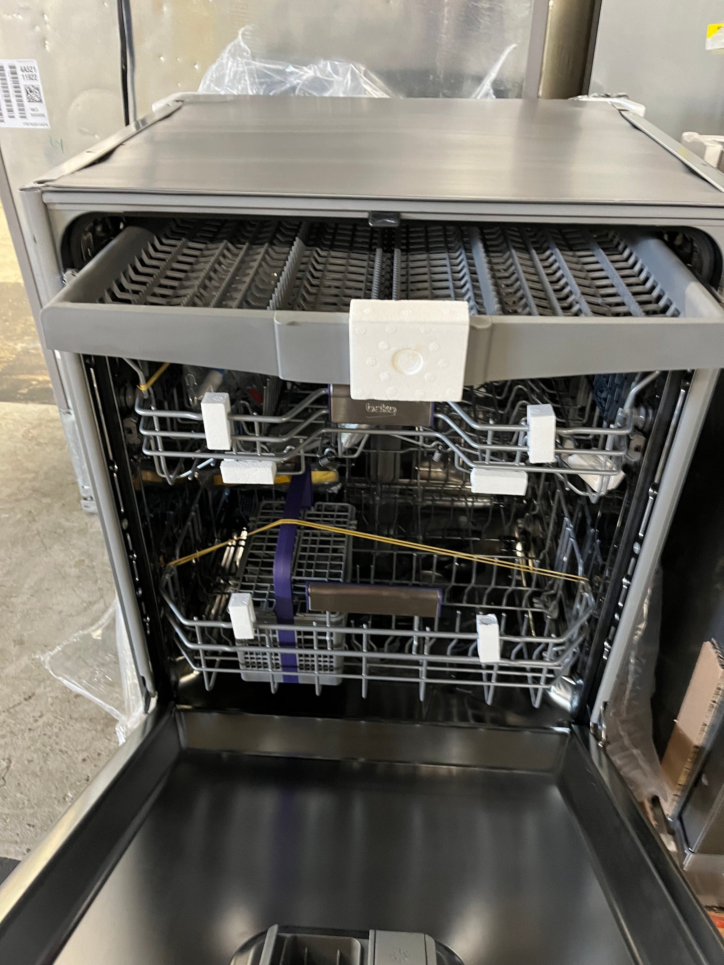 Open Box Beko DDT38530XIH 24-inch, built-in dishwasher quiet operation and energy efficiency #DW746UB