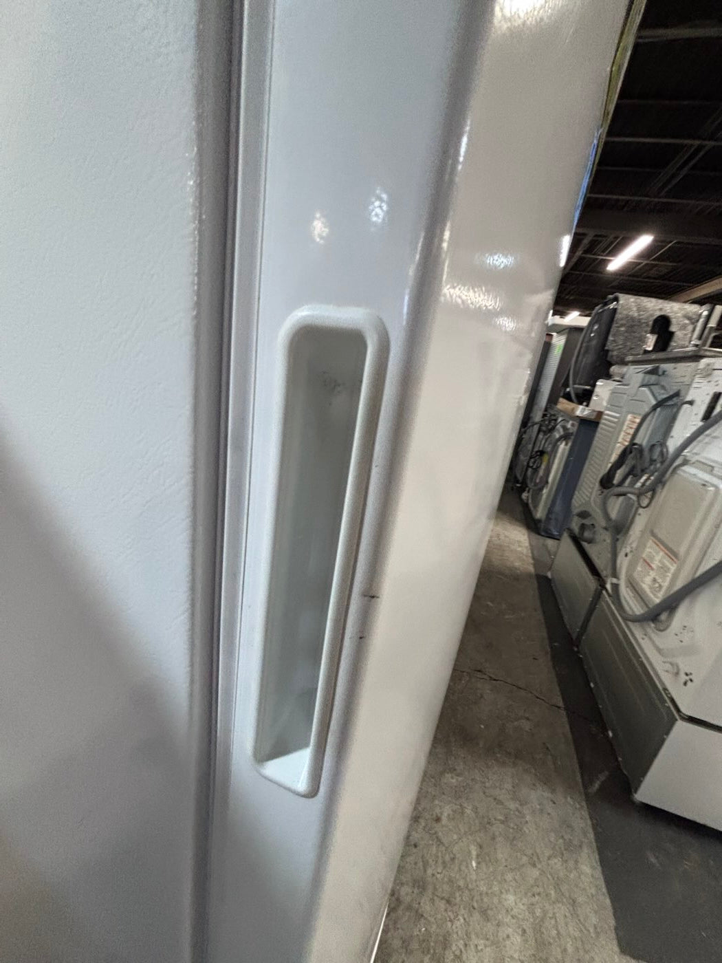 }sale 🎈whirlpool 30”x wide x 60”height x  25”depth up-right freezer white 16cu.ft Refurbished-used #RFBQ5XBB