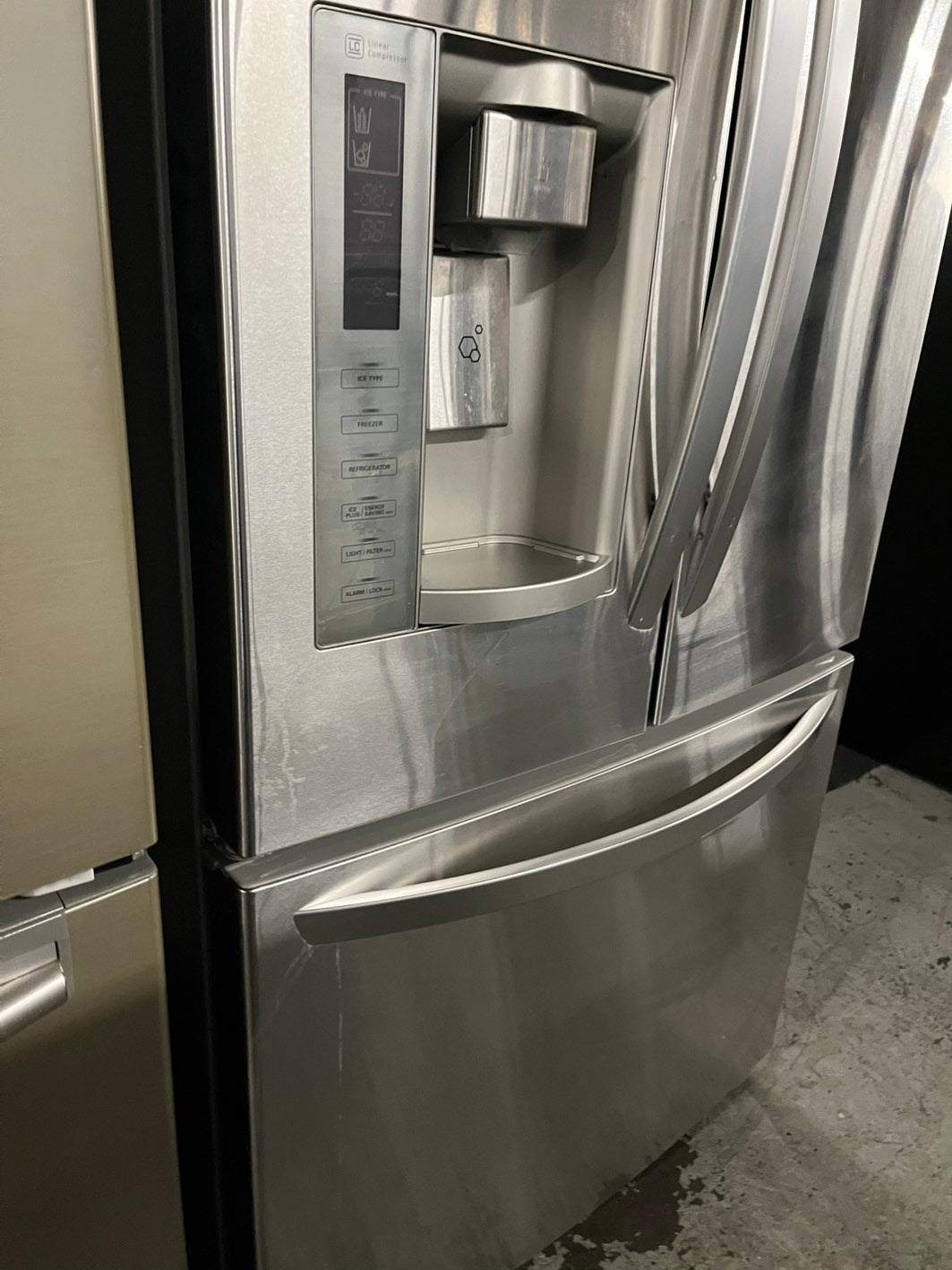 🎁🎄Holiday Sale‼️Lg 33” french doors refrigerator stainless steel w/ice & water dispenser inside  used refurbished #KNM27BB
