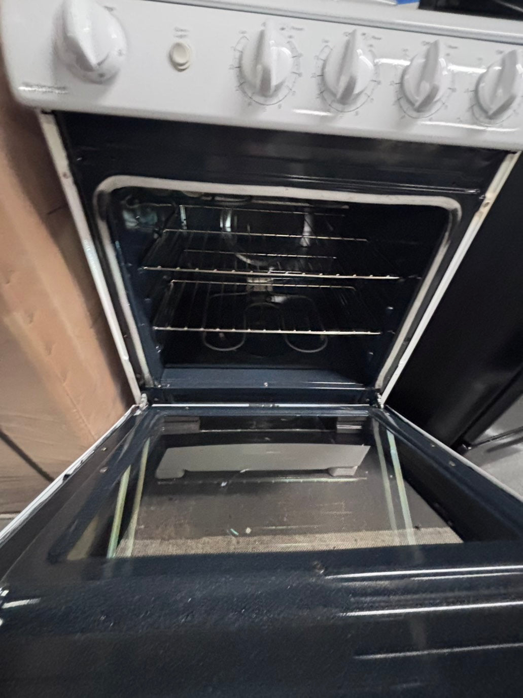 >20” Top coil white electric stove with broil 20” #EF426B