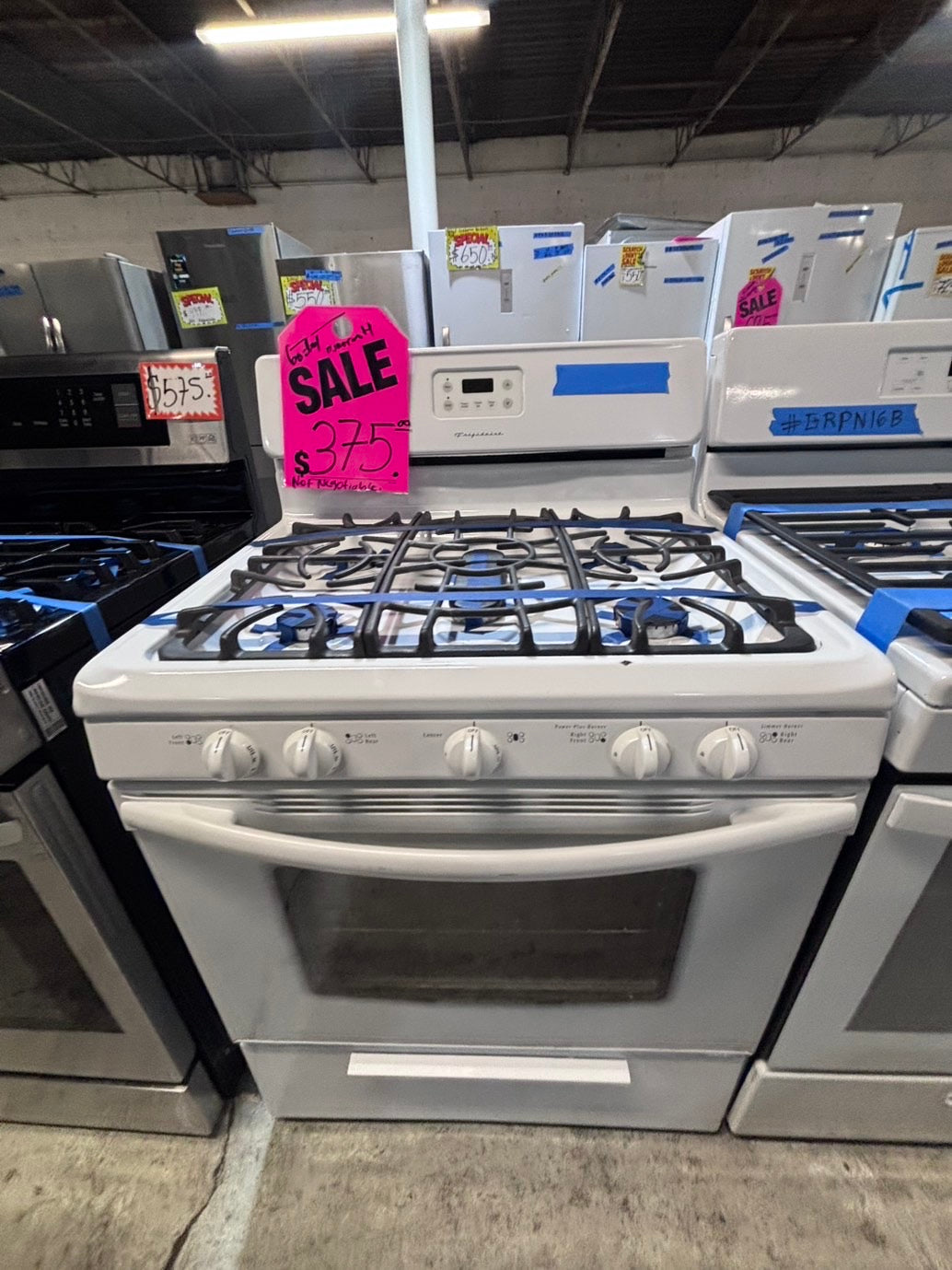 >*special🔥frigidaire Gas range 5 burner  bake ,broil Hi/Lo self clean in used-Refurbished 30” #BG776B