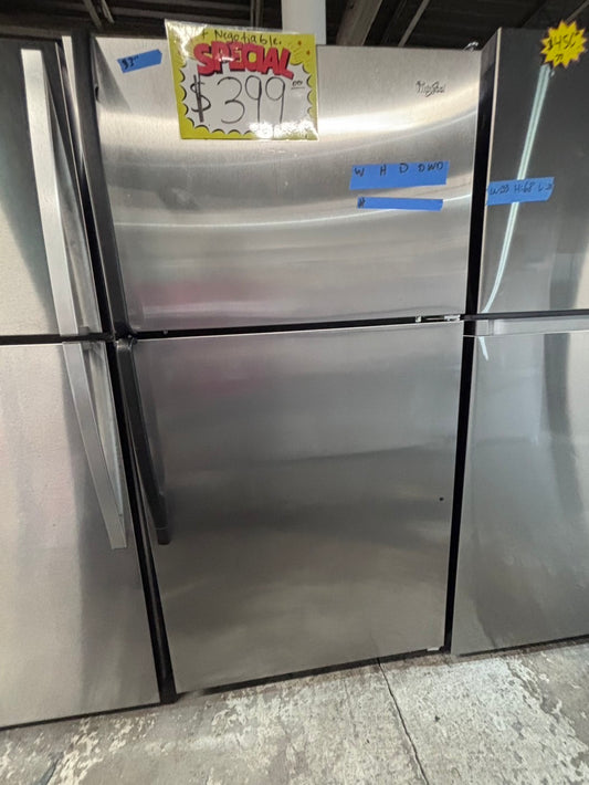 >>whirlpool 33” Top freezer fridge  with ice maker inside , black used-refurbished #RFB33B