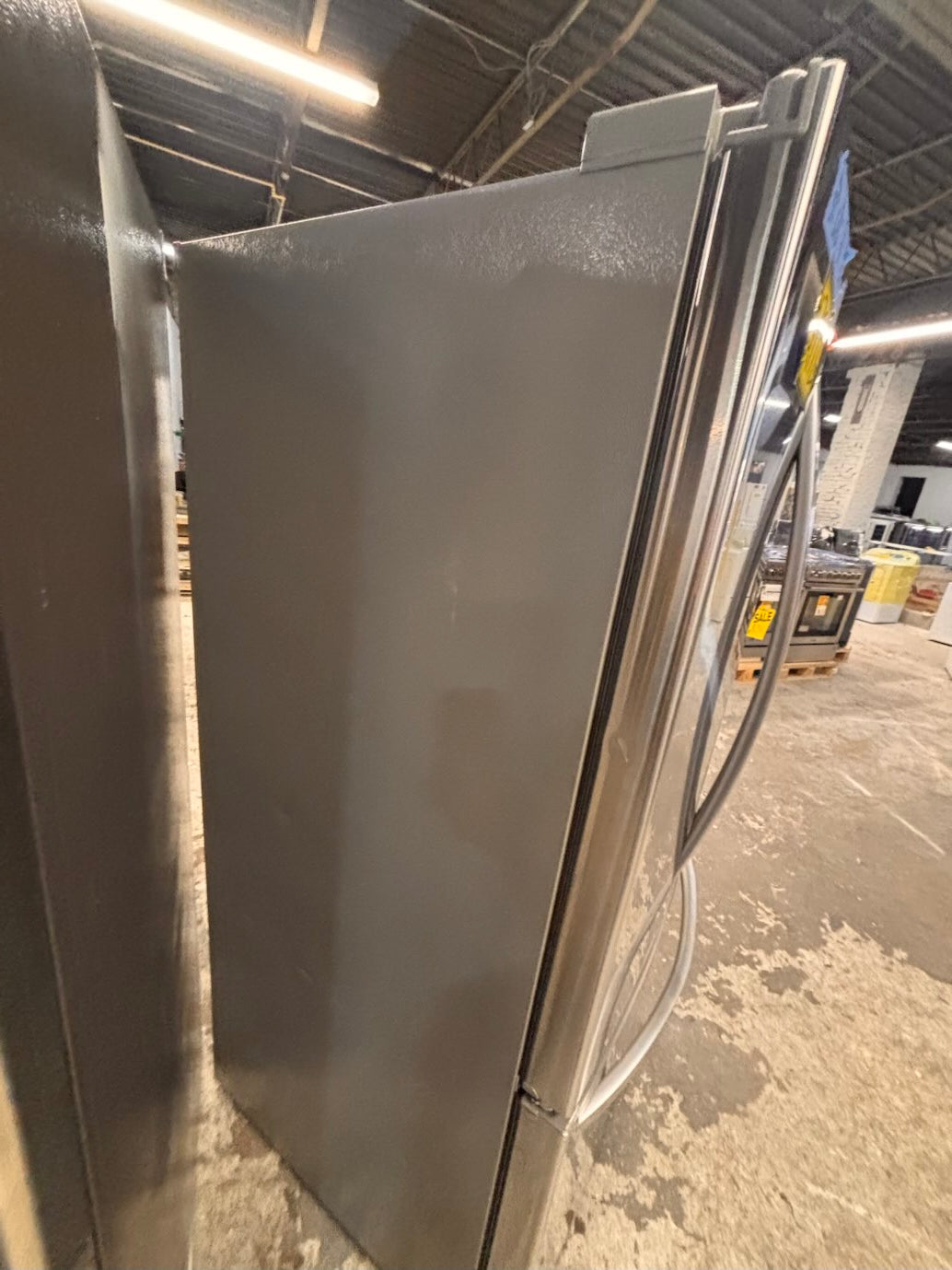 }}LG  33” x 68.1/2 h wide doors French door Refrigerator  with ice  🧊 maker inside #DFLGH338B