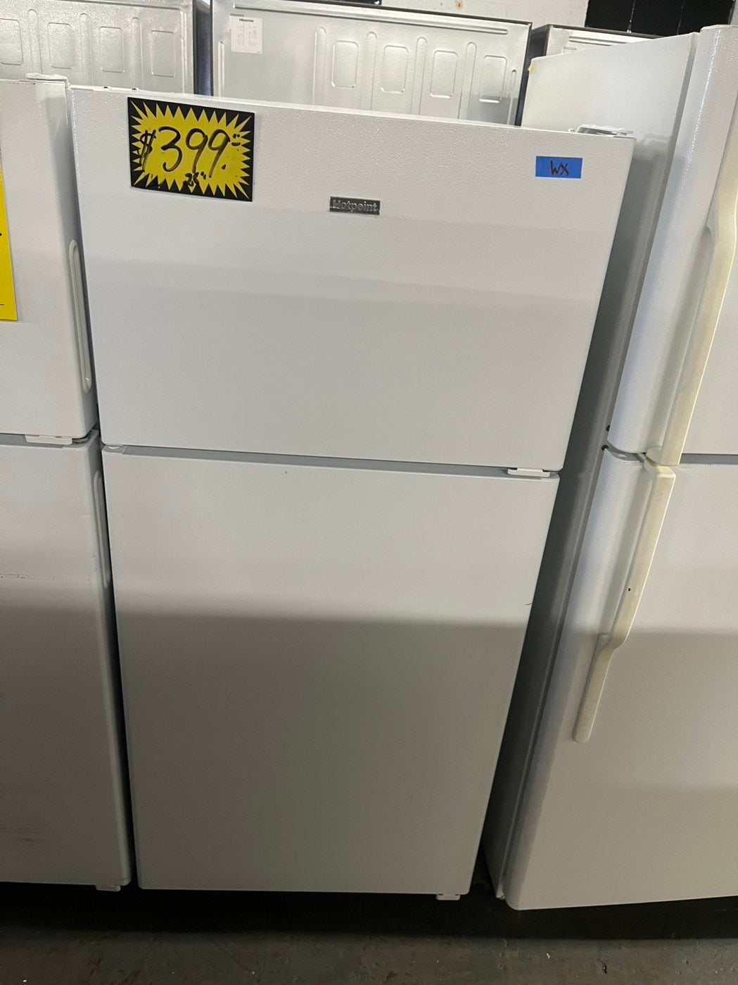 = Hot point  28”top freezer fridge off white used-refurbished #RFHP289B