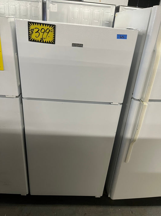 = Hot point  28”top freezer fridge off white used-refurbished #RFHP289B