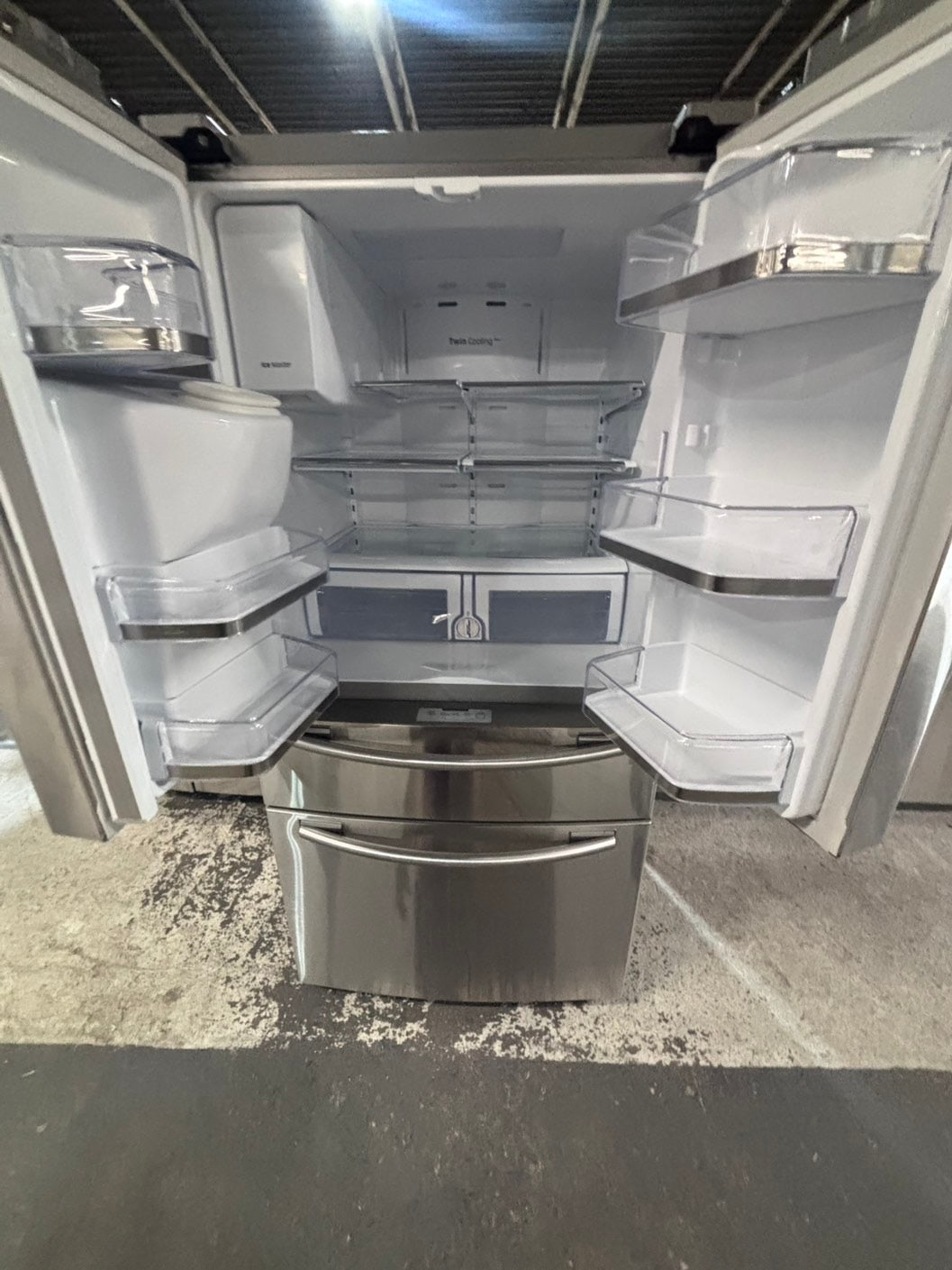 >*Samsung 4-doors French door Refrigerator 33w x 69h stainless steel w/ ice water dispenser 33" #RL7Q33QB
