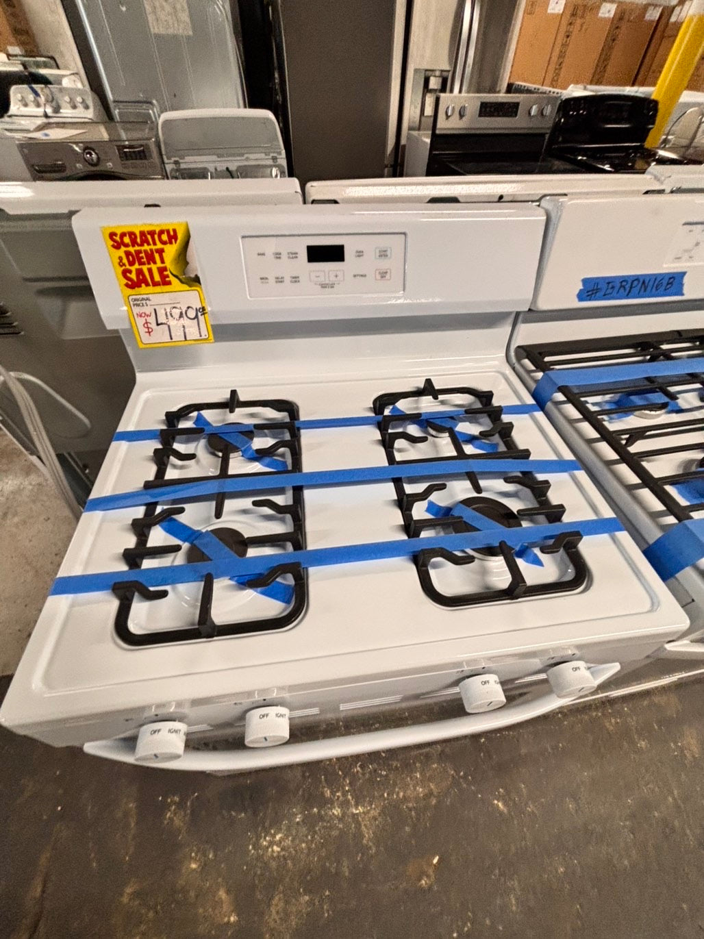 >new open box Midea 4 burner gas stove  in white color ,bake broil steam clean 30” #ER77TT