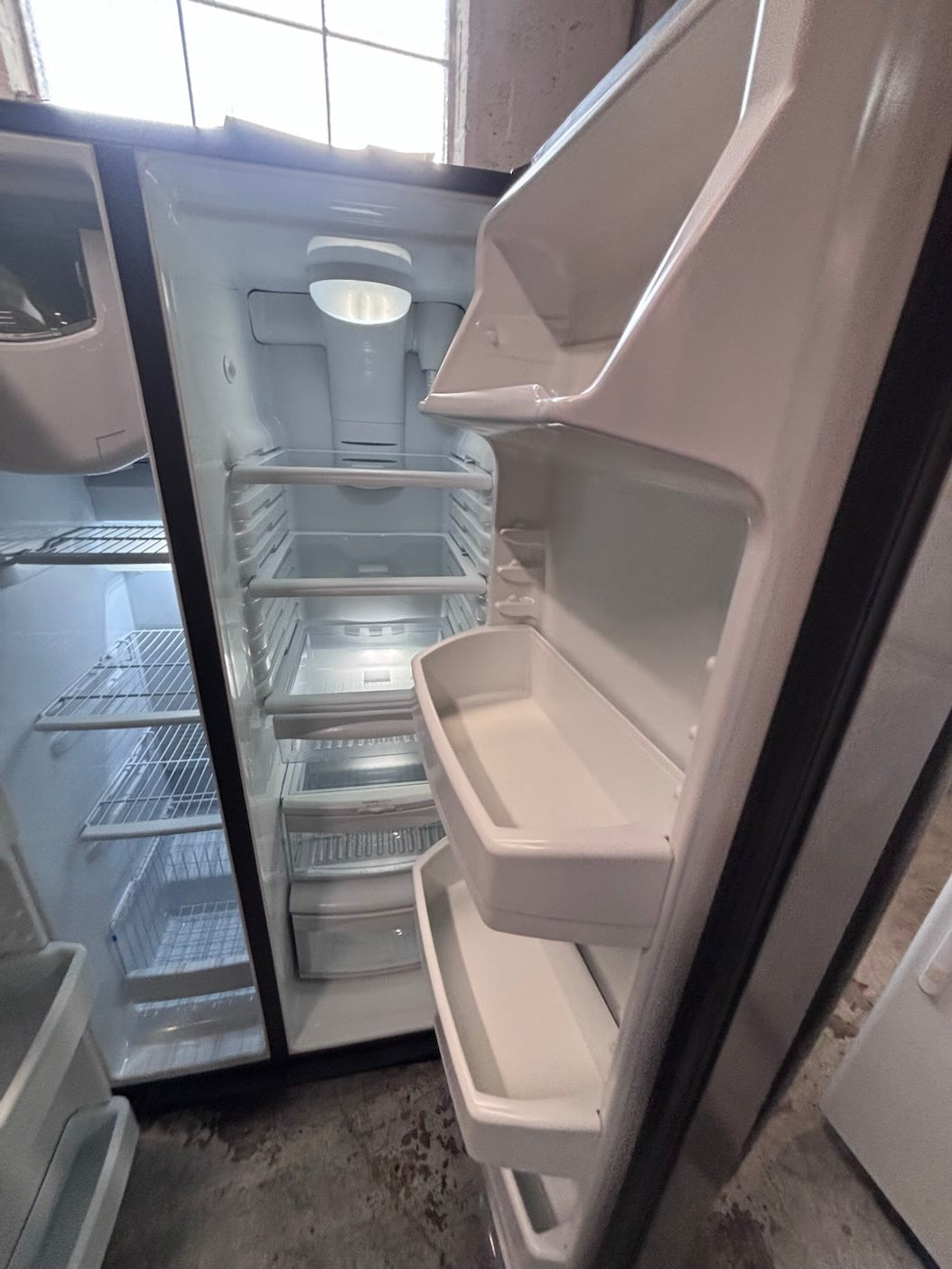 } GE Side x side  36”x 69”h x 29depth ,Refrigerator slate  with ice maker & water dispenser /. 36” 26cu.ft  working 💯  with warranty  used-Refurbished. Item number  #RF26Z14B