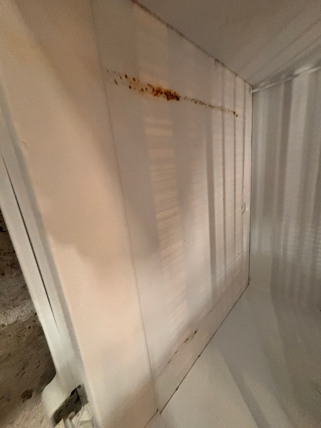 >*kenmore 21cu.ft (it’s not froost free).          up-right freezer white 20cu.ft Refurbished-used #RFS1ZXB