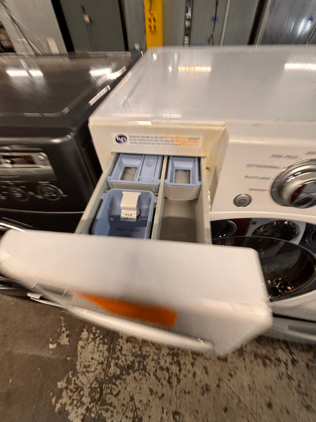 }}SALE🔥LG used- refurbished front load electric 220v dryer & washer large  capacity with pedestals in white color 27” working 💯  with warranty #FLZ5527B