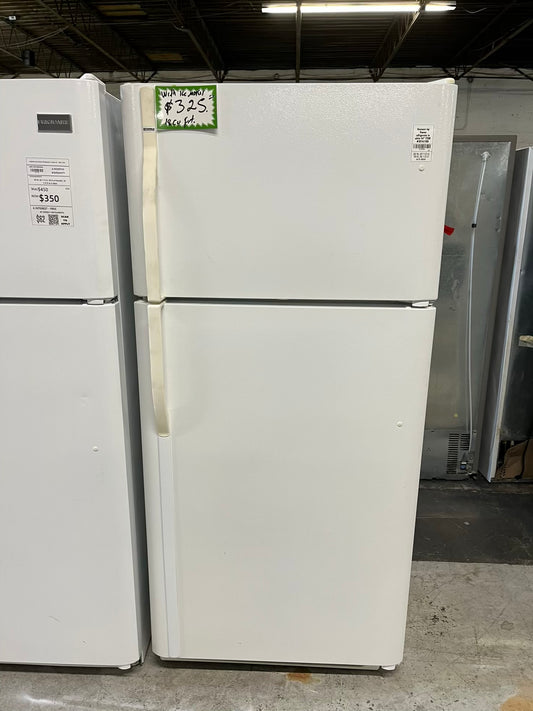 - Kenmore top freezer refrigerator in white 30" ITEM #RF307RB