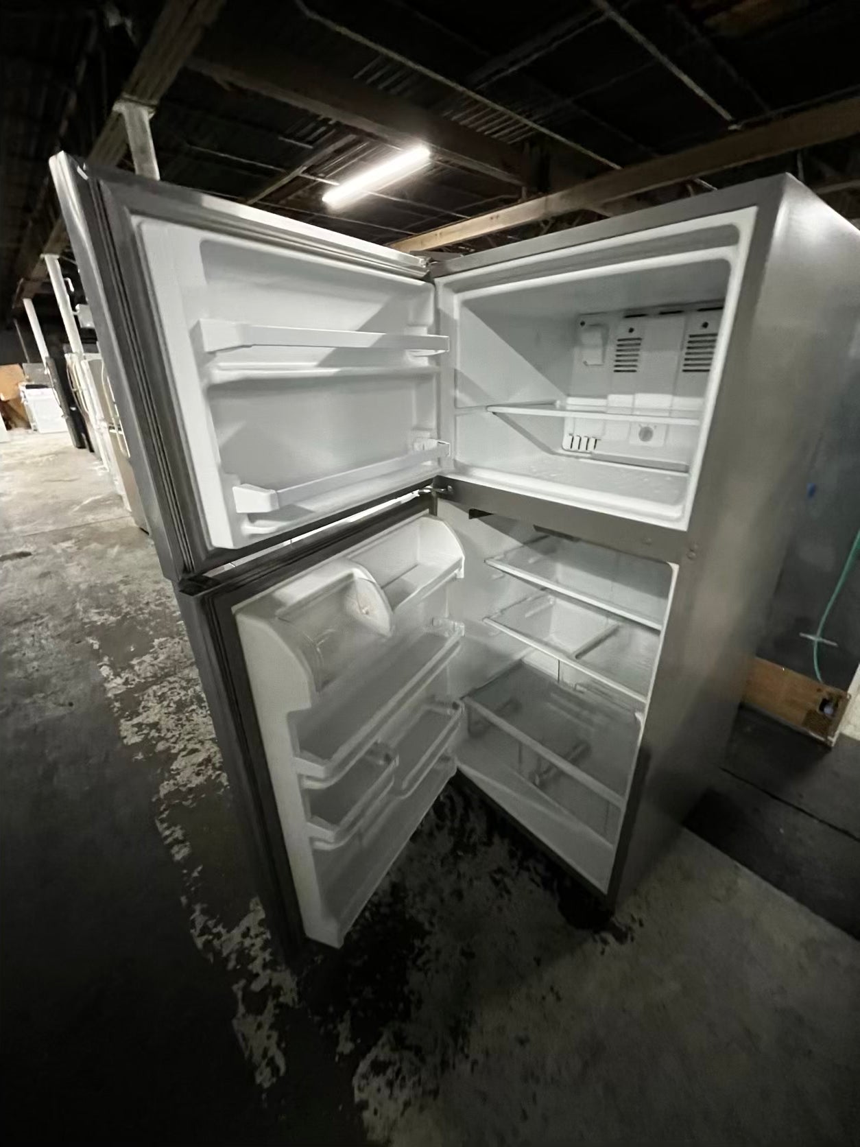 🎄Holiday Sale 🎁” Whirlpool top freezer refrigerator stainless steel  used refurbished 30’ #RF347T9B