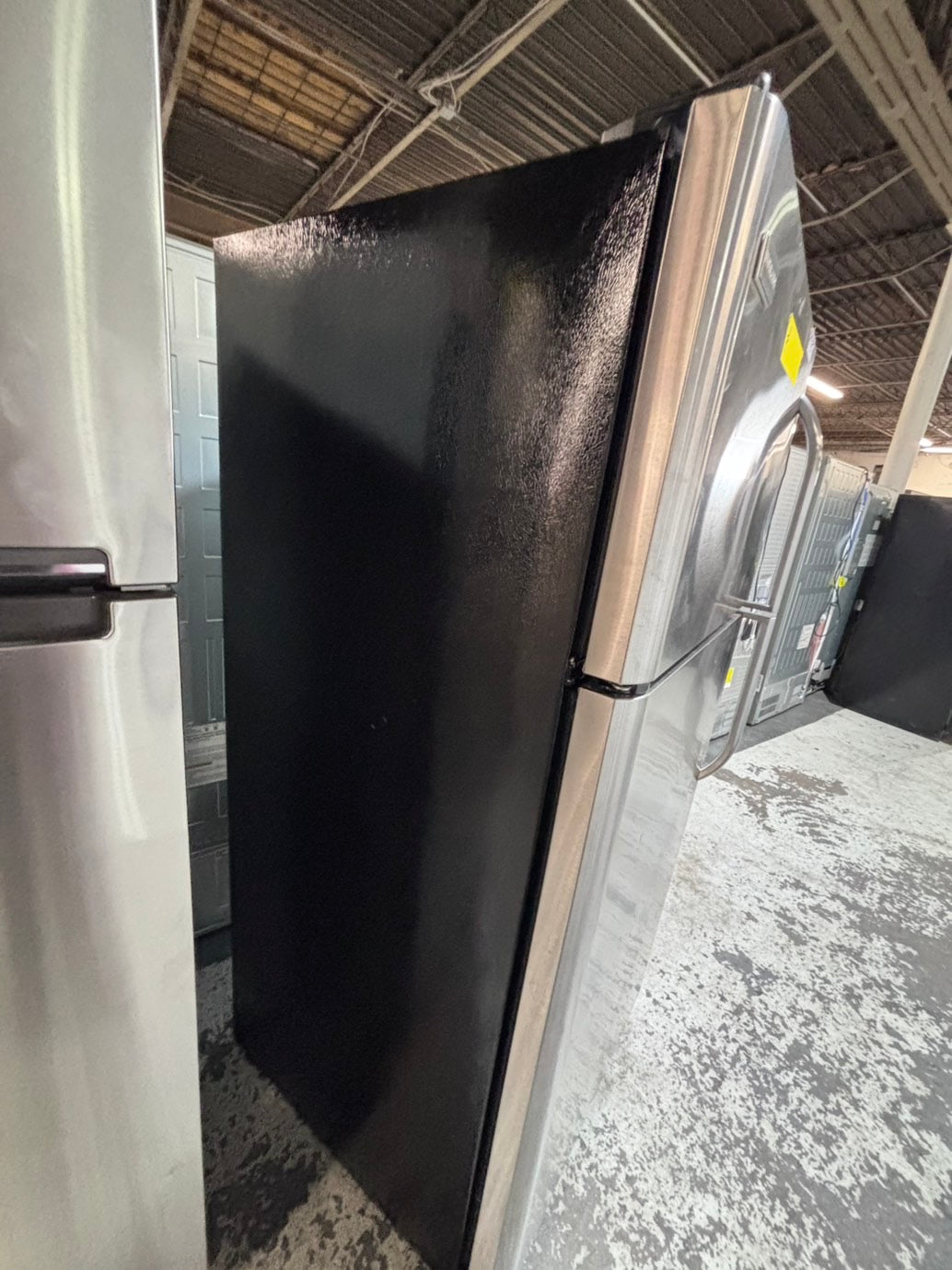 >*kenmore 30”18cu.ft -top freezer refrigerator with ice 🧊 maker inside ,stainless steel color   -used refurbished 30”  #TBF88CB