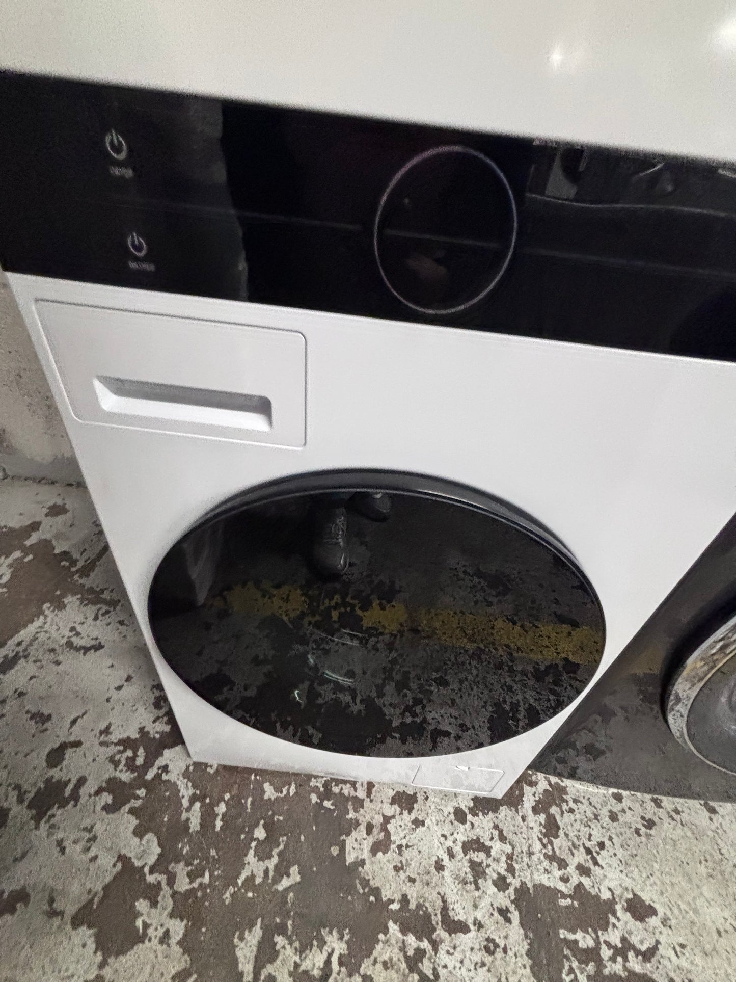 >>LG TQ 24” x 65h wash-tower (washer & dryer) 220v washer & dryer set used -in  white 24" #WTLT9B