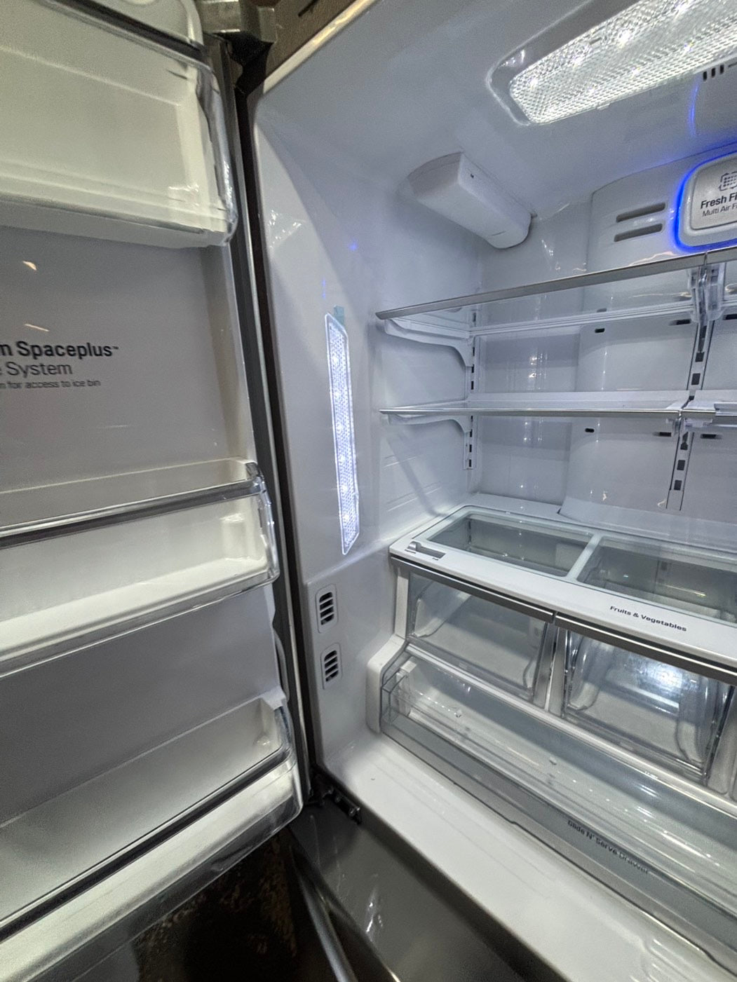 >>36” x69h 24”depth LG  French door Refrigerator counter depth stainless steel w/ ice water dispenser great condition 36" used-refurbished #KVVS24B