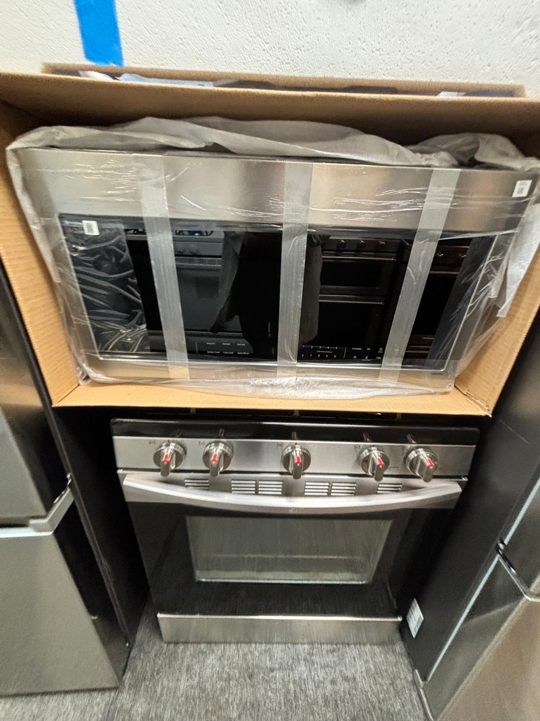 🎄🎄Christmas sale 🎅 | Samsung kitchen combo / furnished Refrigerator 32”, gas range, New microwave and dishwasher -💥4 appliances💥#RFGS32L