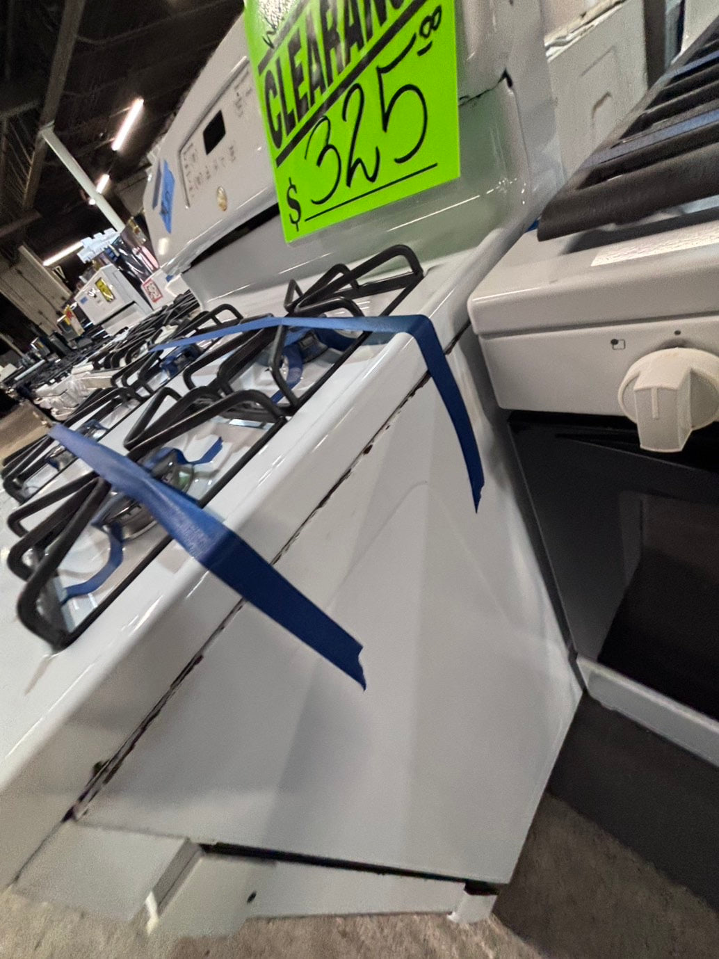 >*Sale🔥 GE Gas range 4 burner bake broil Hi/Lo self clean in  white used-Refurbished 30” #GG6N2B