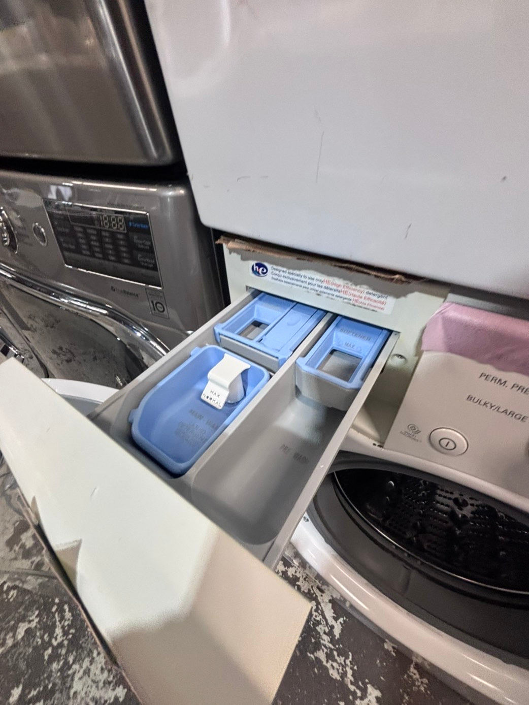 >* July 4th special 🇺🇸LG washer & dryer set electric 220v front load stackable or side by side - sensor dry in white  #WECL55SET