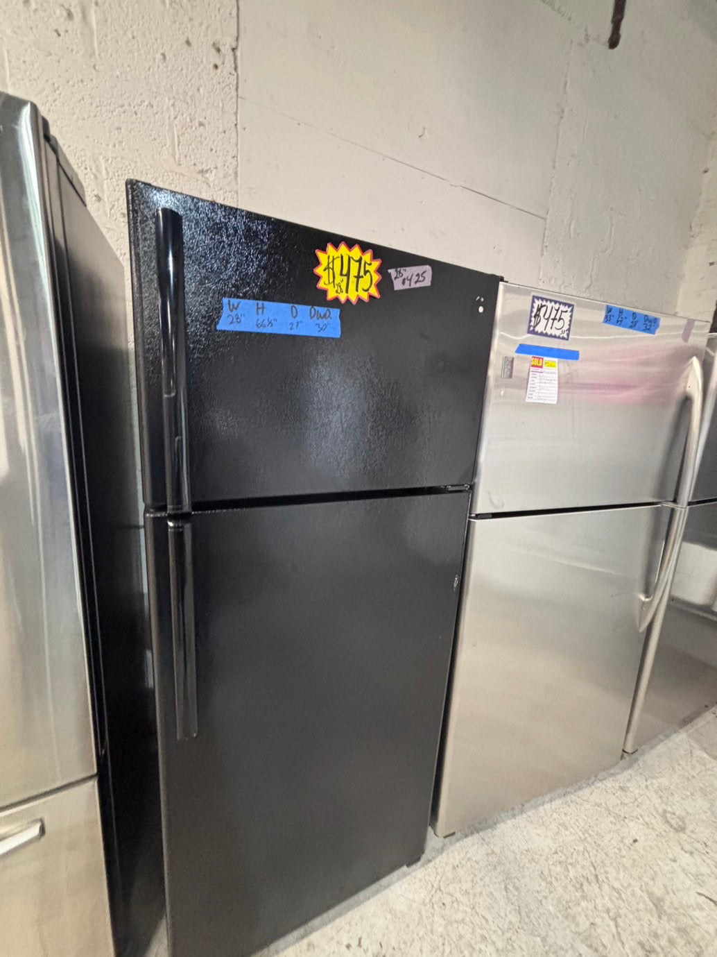 >*28” GE top freezer fridge black used-refurbished #FFSA3RB