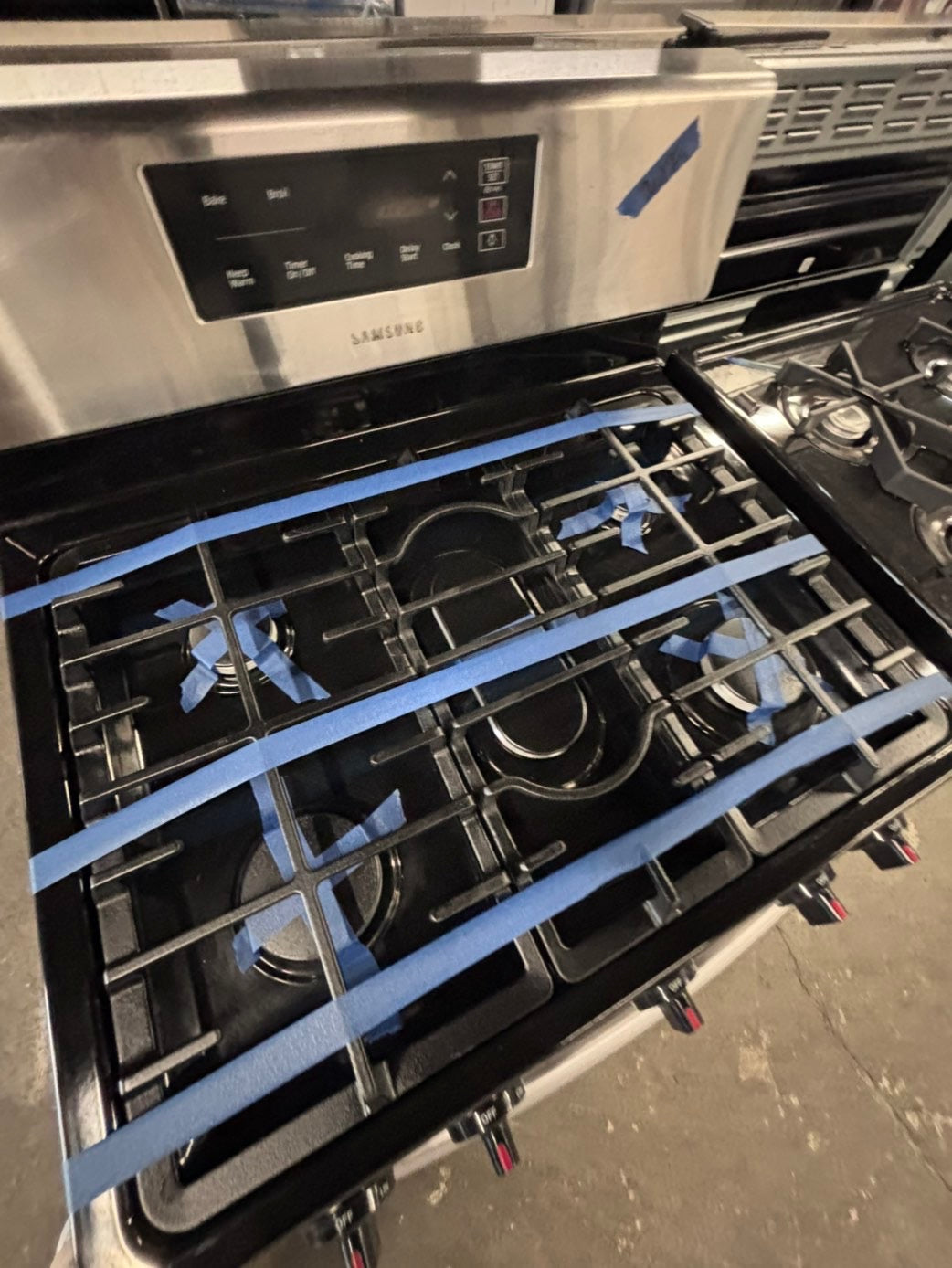 >>samsung Gas range 5 burner convection oven bake ,broil Hi/Lo self clean in stainless steel used-Refurbished 30” #SGQ51SB