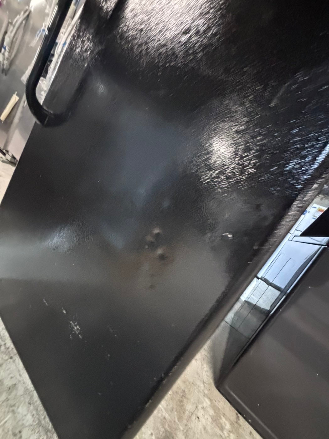 >>Haier 30”18cu.ft -top freezer refrigerator black color              -used refurbished 30” #FT11W6B