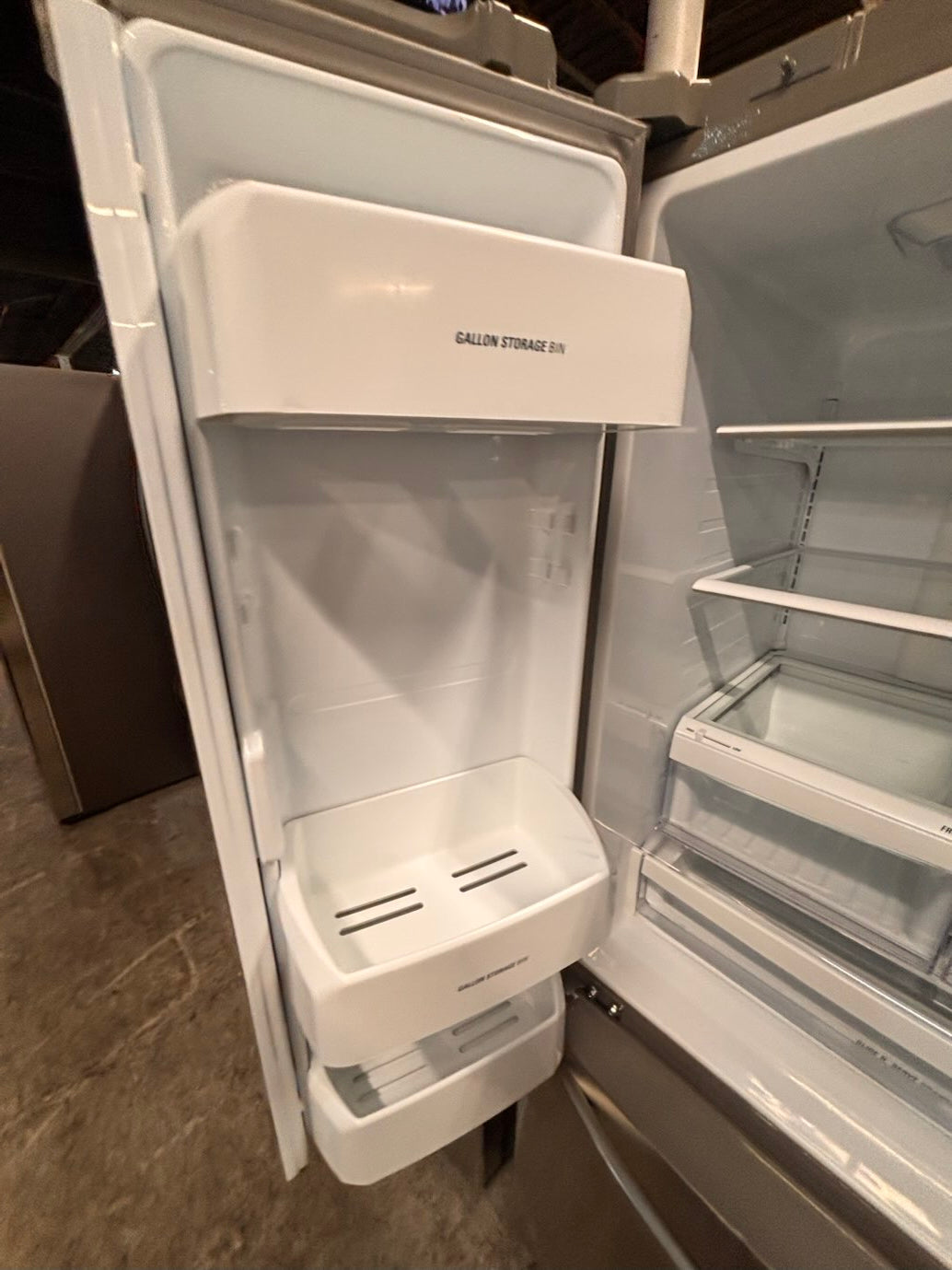}}LG  33” x 68.1/2 h wide doors French door Refrigerator  with ice  🧊 maker inside #DFLGH338B