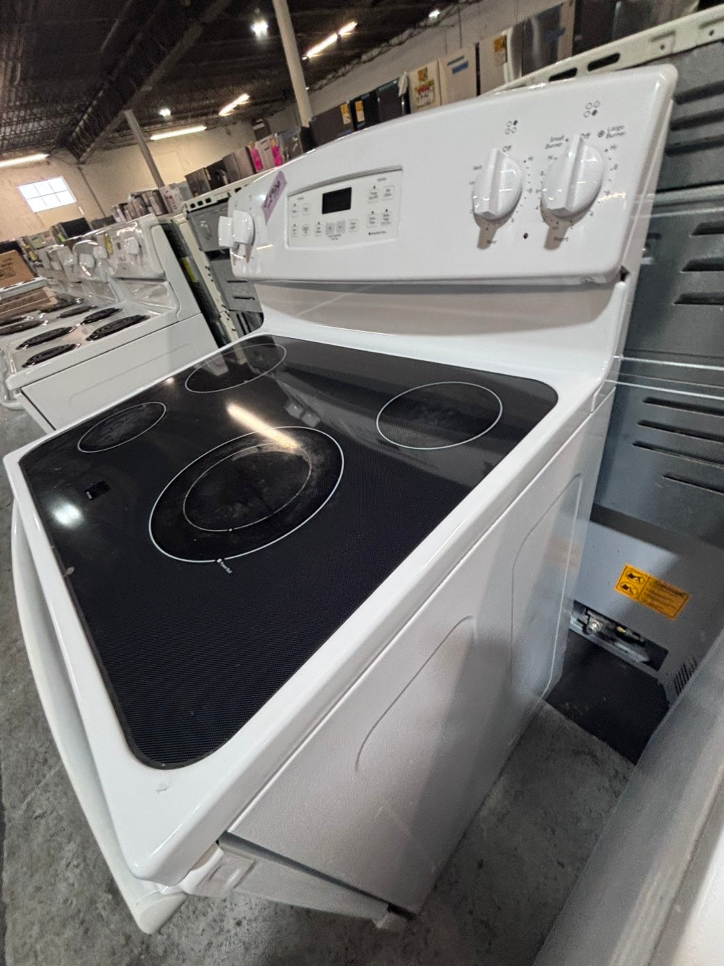 >*special 🔥 GE electric 220v glass top range bake Broil roast self clean white  30" used-Refurbished #ESZ111B