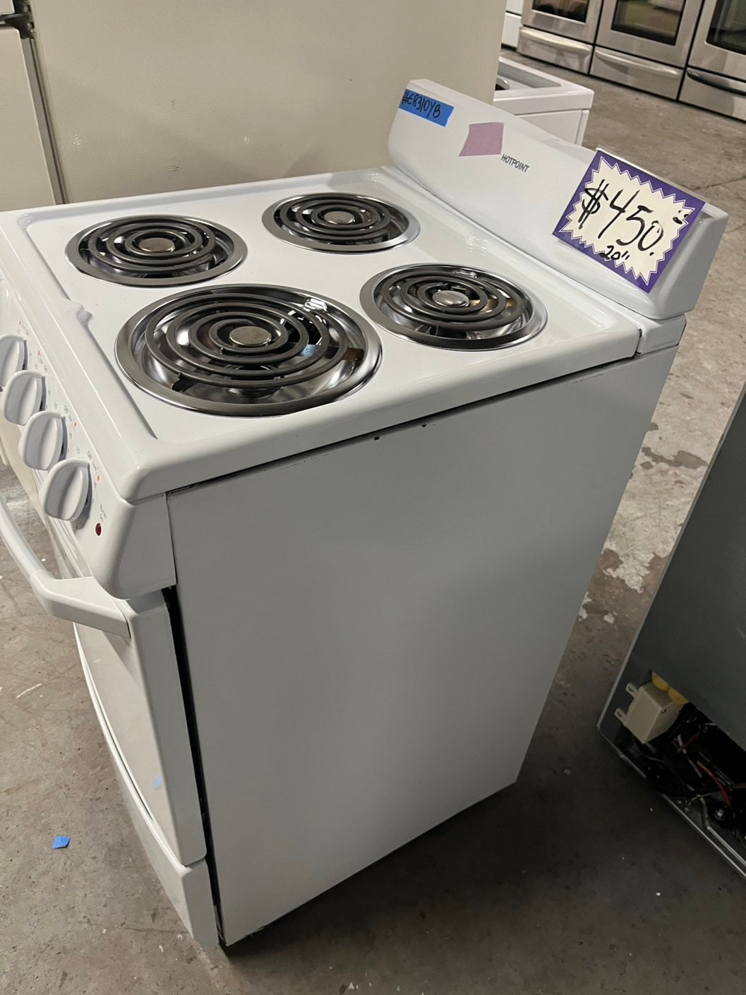 *🔥black Friday sale ‼️package deal 2Pcs set Ge 28” Top freezer fridge 28” wide  & Hotpoint electric coils top electric stove white 20” #RFELC10CB