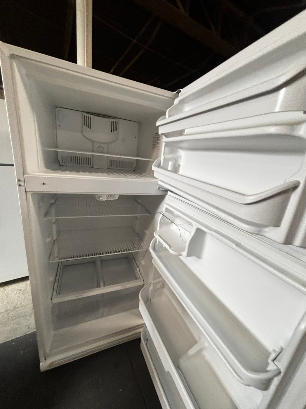 - Flash sale⚡️ Kenmore top freezer refrigerator 18cu.ft in white 30" ITEM #RFK311RB