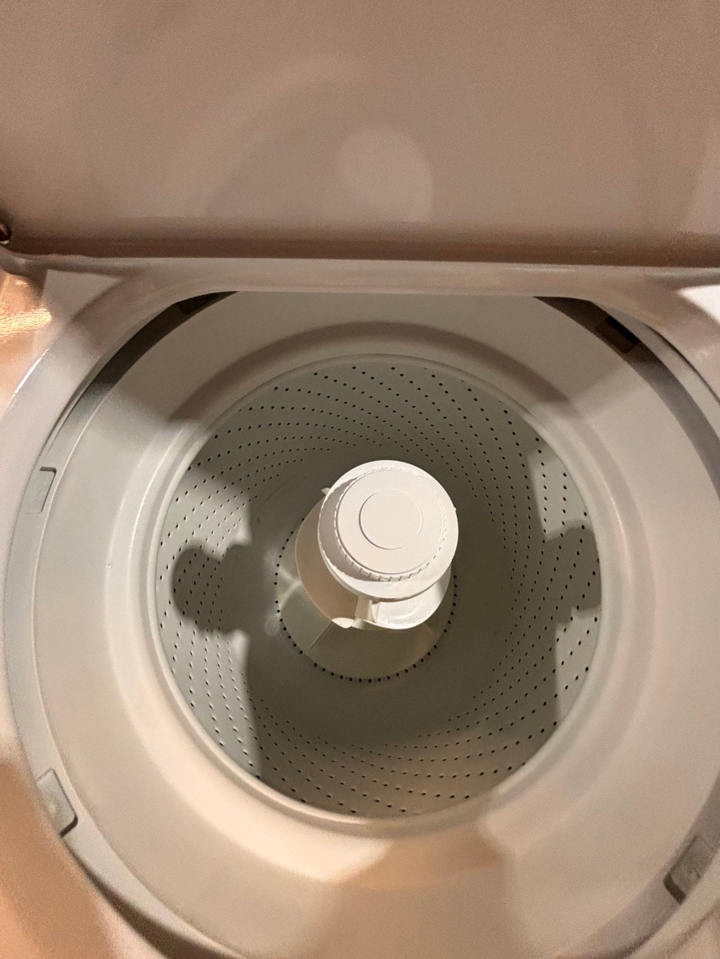 >*Roper Top load washing machine w agitator 27" in good condition,used like new -Refurbished #WTPR3B
