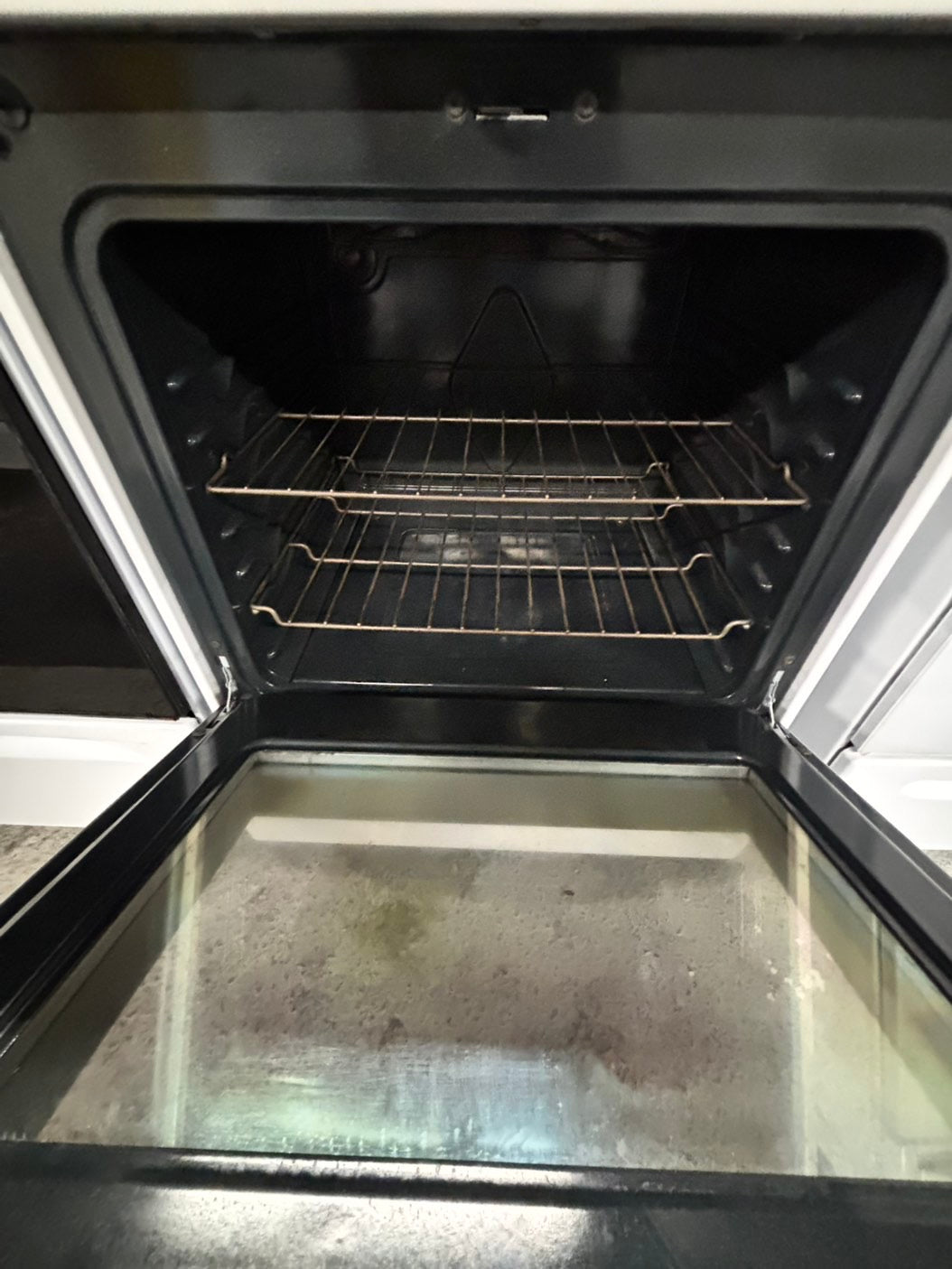 -Frigidaire glass top electric range 220v 5 burner warm zone bake broil self clean used-Refurbished white color fast boil 30"    Stock number #EF350CB