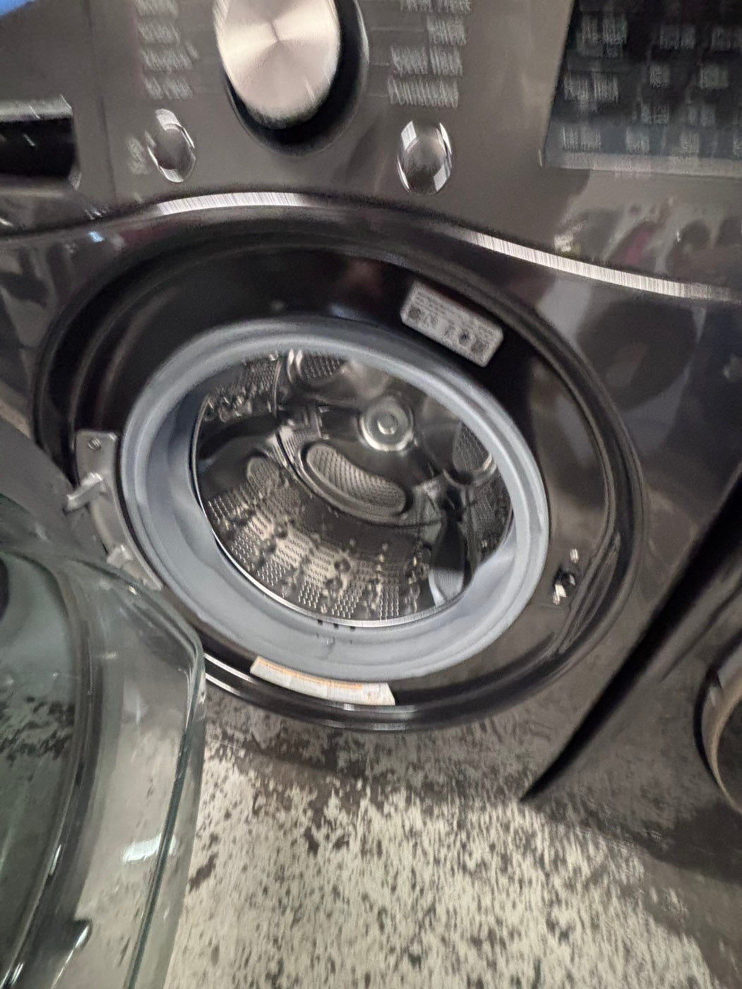 >>LG Open Box 📦 Scratch & Dent 4.5 cu. ft. Ultra Large Capacity Front Load Washer 
 & 7.4 cu. ft. Large Capacity Front Load Electric Dryer - black steel  Set / stock number #WD3A1CB