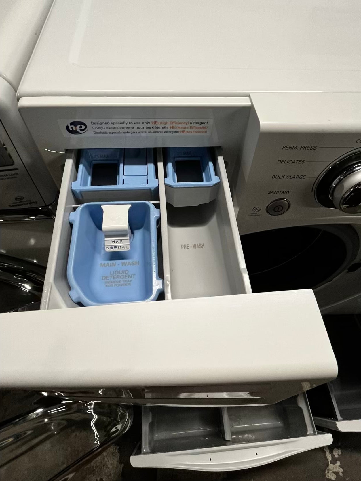 🎄Holiday Sale 🎁LG front load washer & dryer set GAS large capacity with pedestals stainless steel drum - in white 27” #WD85399B