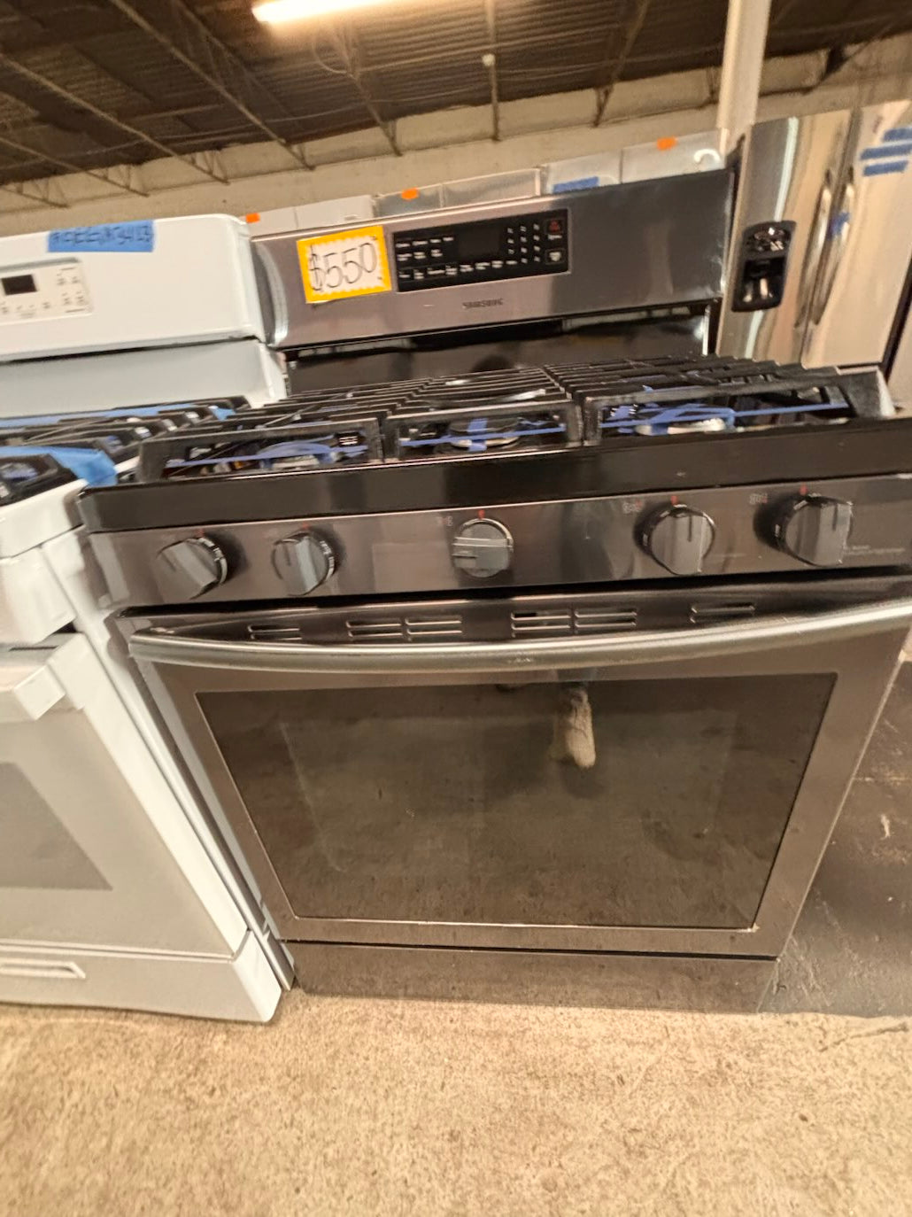 } } black silver , samsung Gas range 5 burner convection oven bake ,broil Hi/Lo self clean in black stainless steel used-Refurbished 30” #BSGS60FB