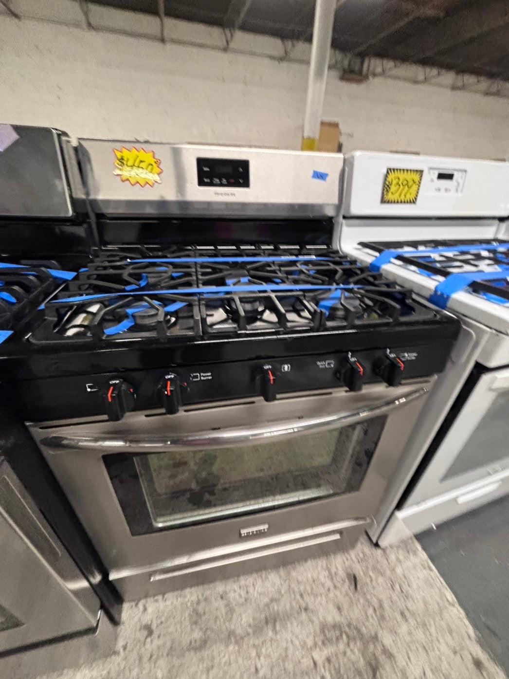 >FRIGIDAIRE Gas range 4 burner bake broil self clean in stainless steel used-Refurbished 30” #GRZW9B