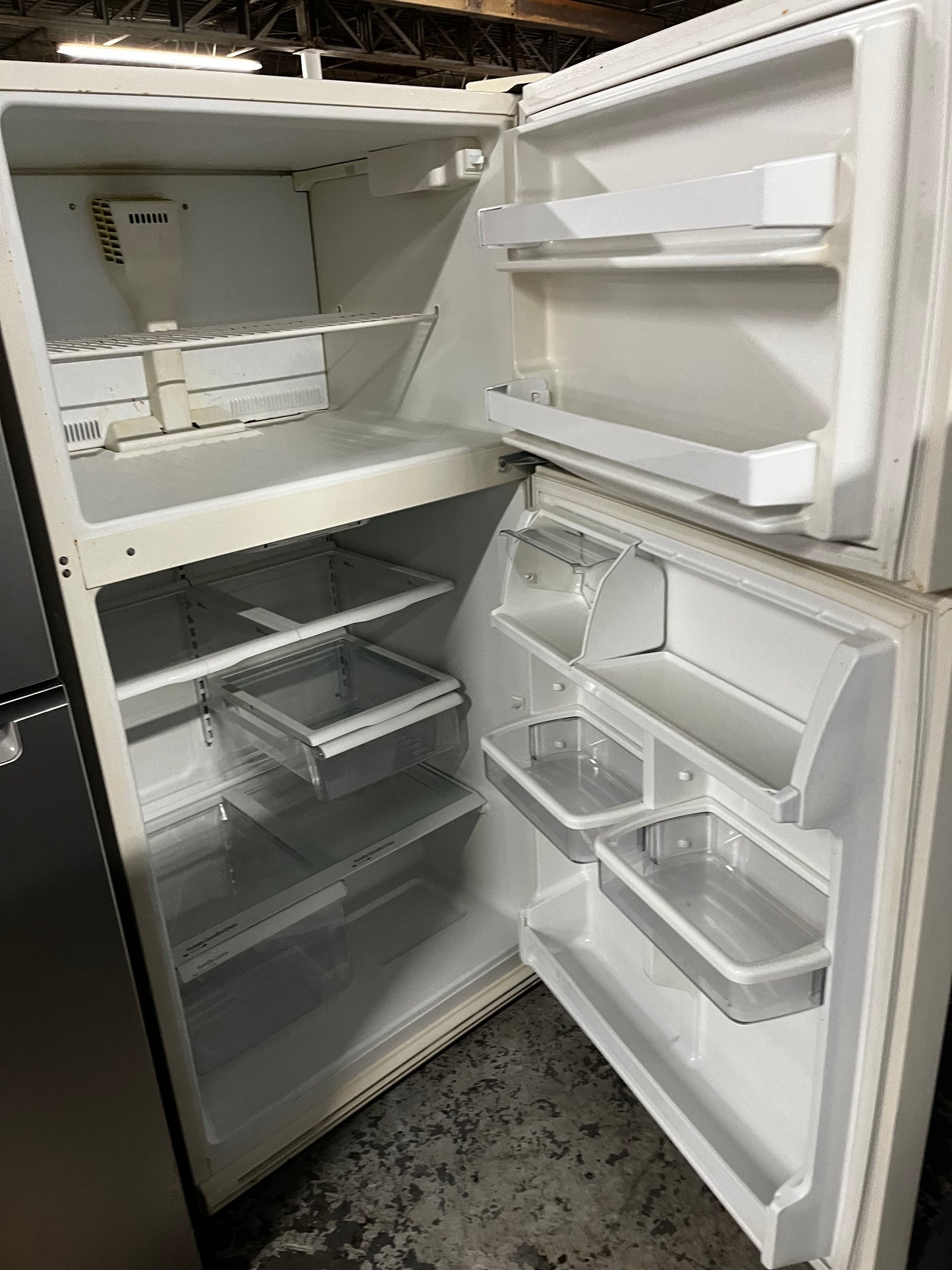 Kenmore top freezer refrigerator in off white used refurbished 33” #RF897ZB