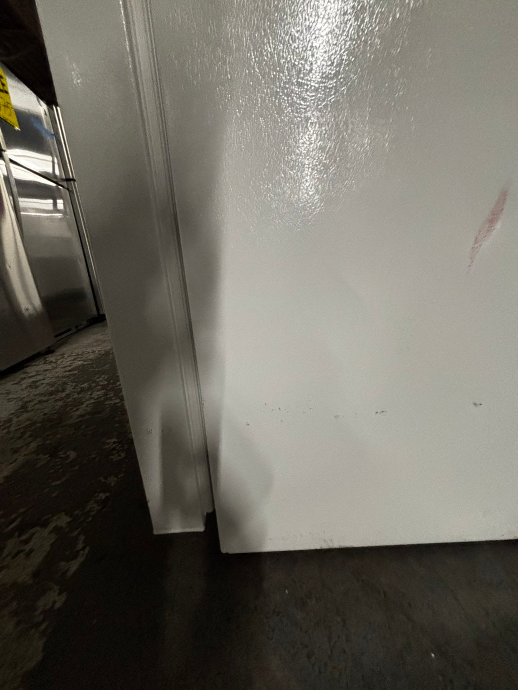 >28”Ge top freezer fridge white used-refurbished #RFL81B