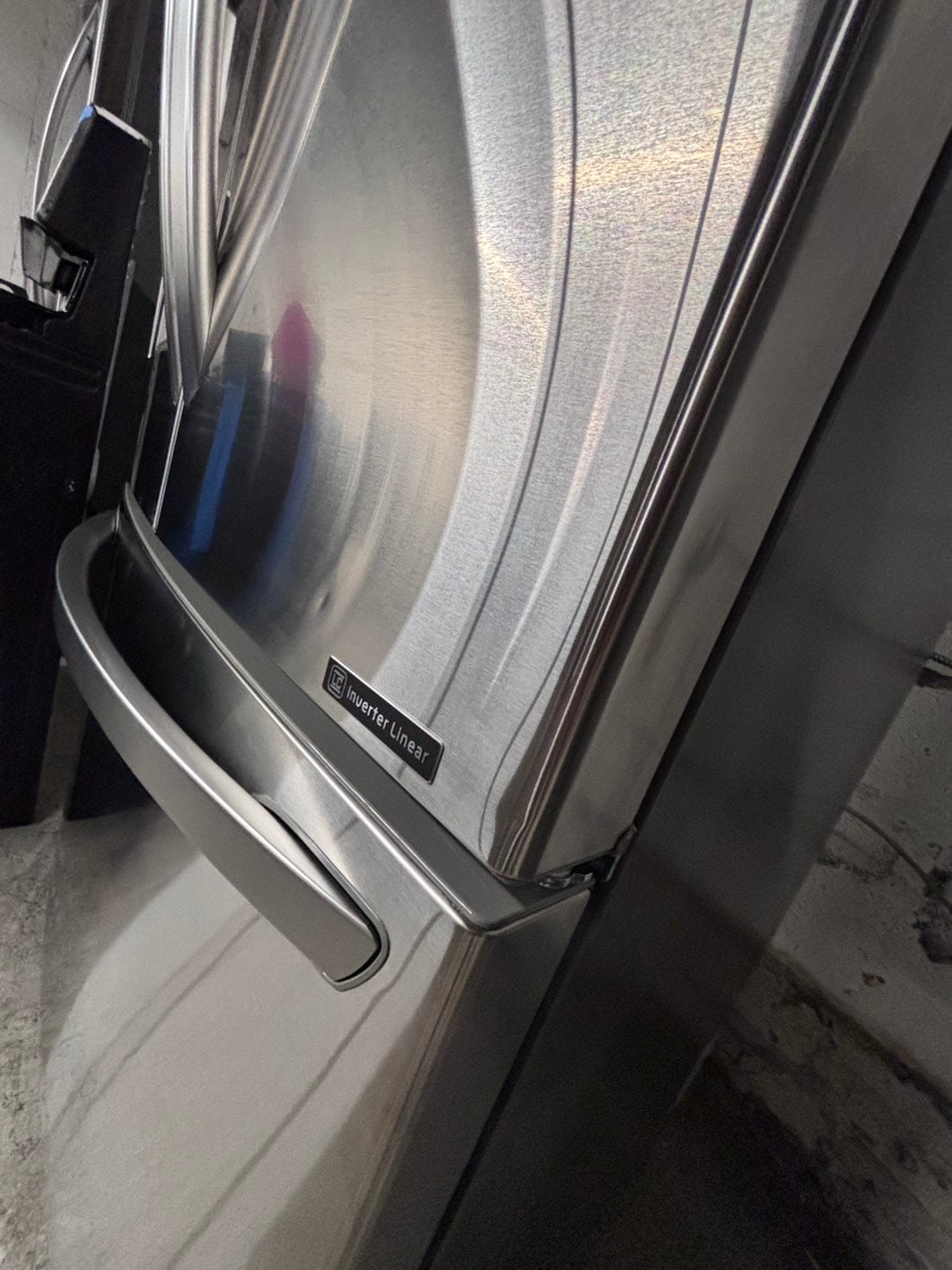 >special 3pc. Combo =LG French door Refrigerator counter depth  w/ ice water dispenser 36",gas stove 5 burners & new the range microwave all same brand  #ARF31B3PC