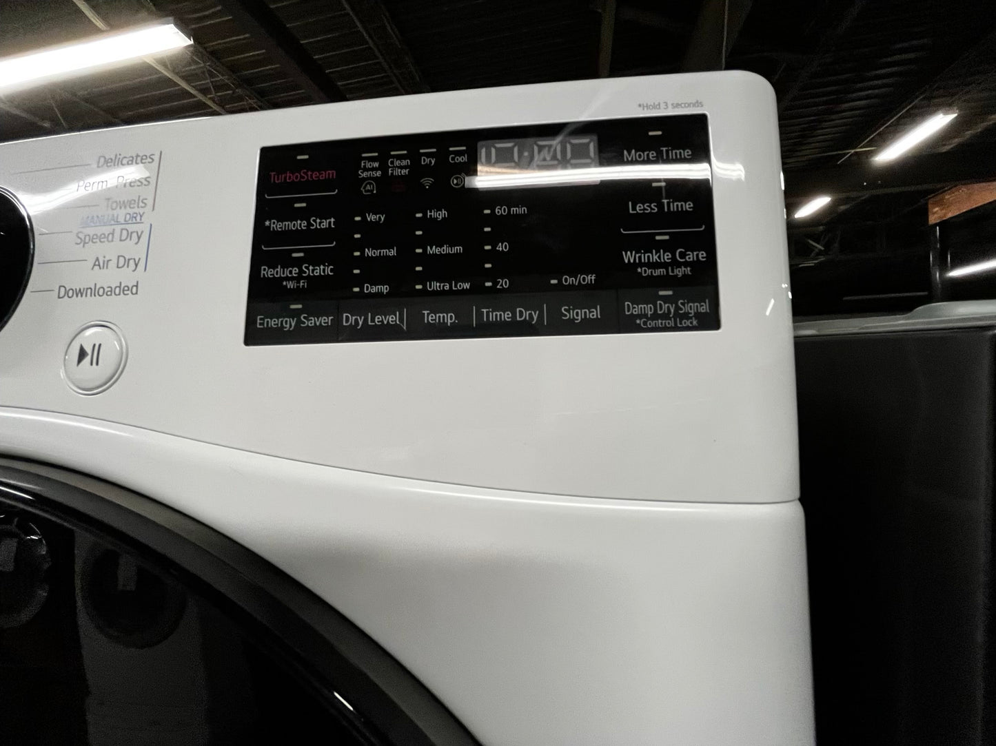 -Open Box 📦 Scratch & Dent 4.5 cu. ft. Ultra Large Capacity Front Load Washer - White
WM4000HWA & 7.4 cu. ft. Large Capacity Front Load Electric Dryer - White DLEX4000W Set / stock number #WD737CB